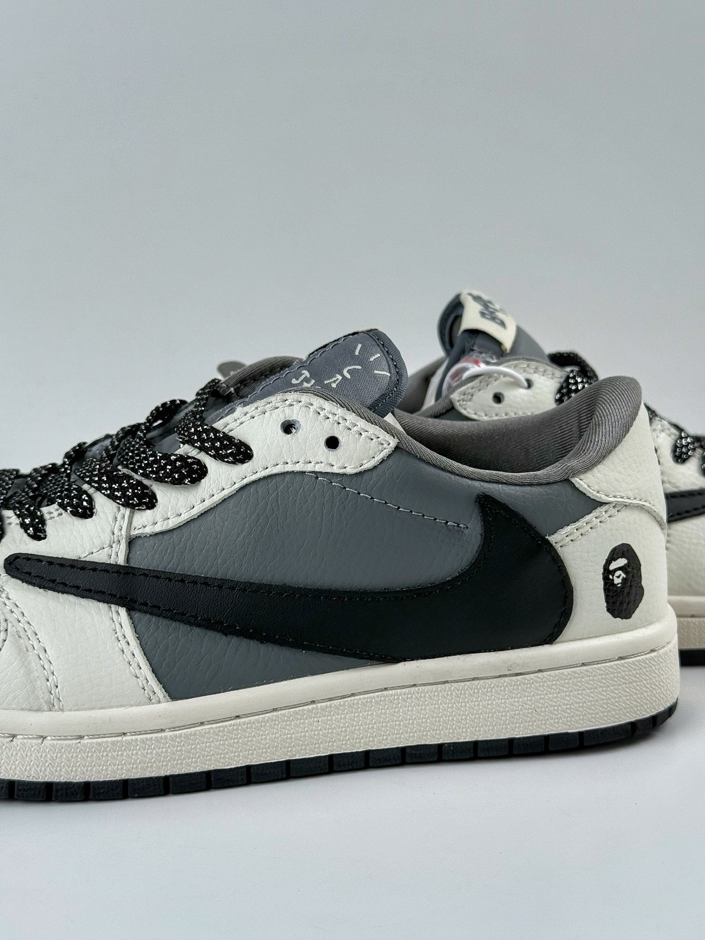 220 Travis Scott x Nike Air Jordan 1 Low x BAPE Air Jordan 1 Low 反转白灰黑满天星倒钩 JW1188-131