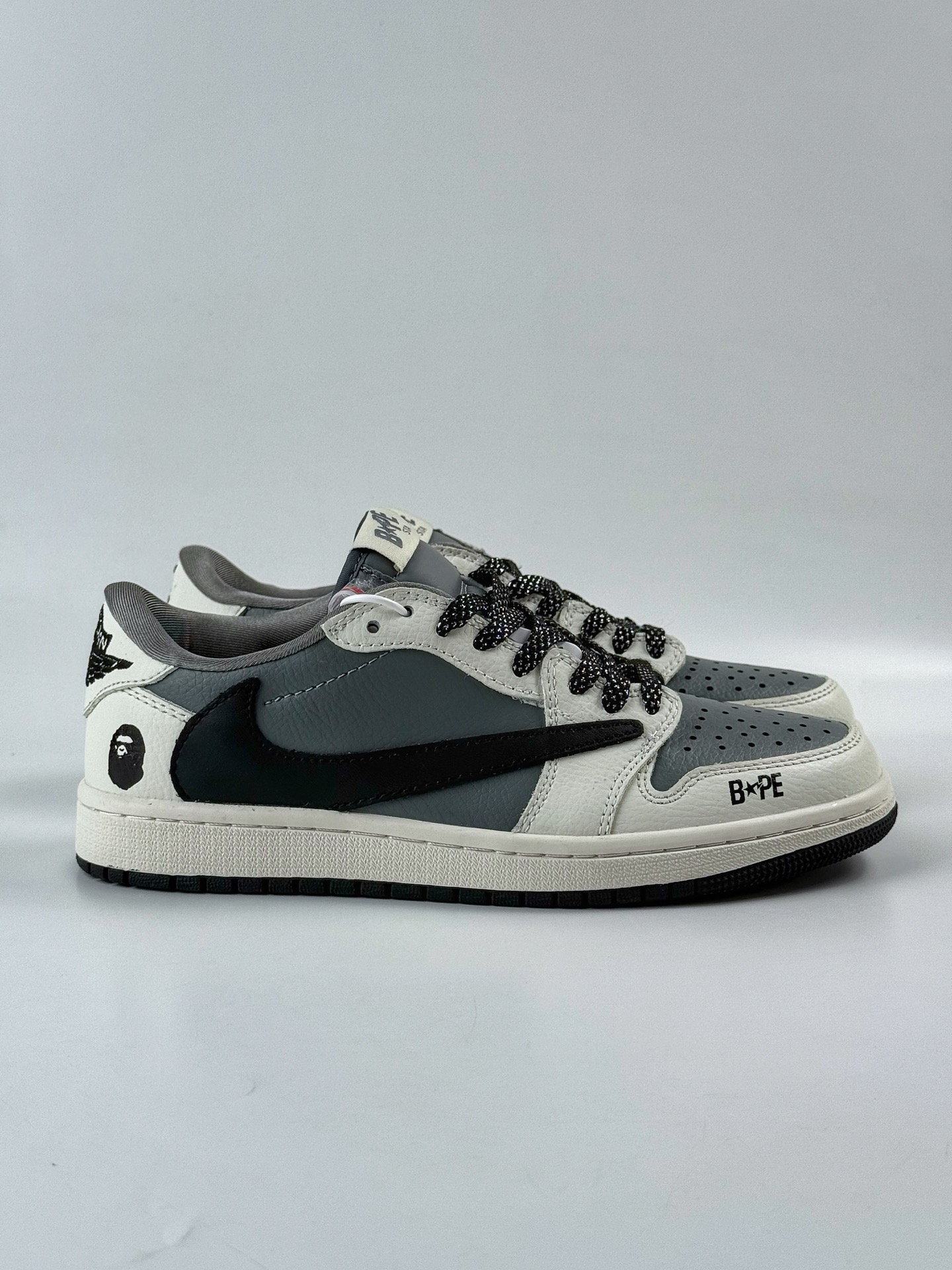 220 Travis Scott x Nike Air Jordan 1 Low x BAPE Air Jordan 1 Low 反转白灰黑满天星倒钩 JW1188-131