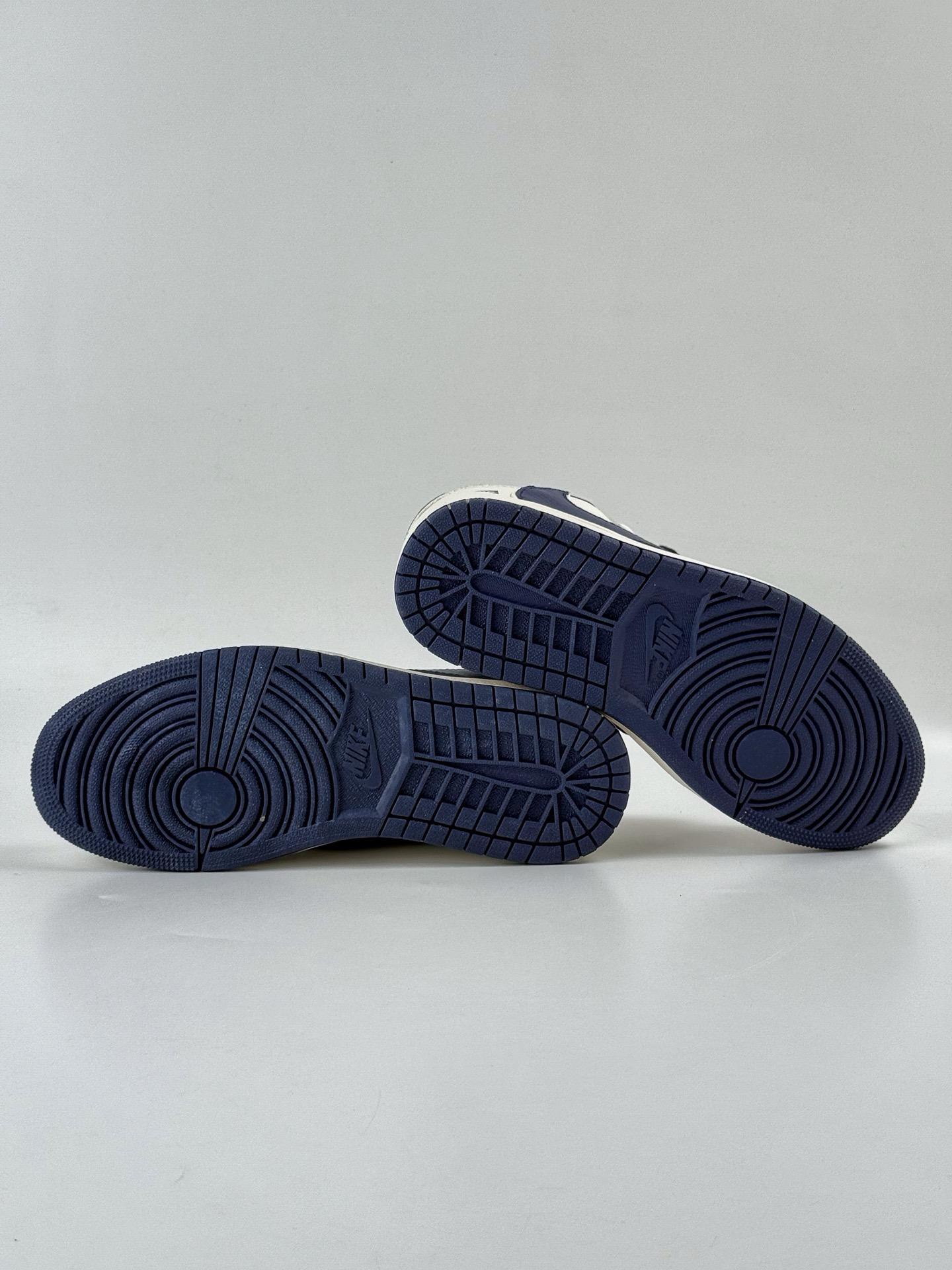 220 Travis Scott x Nike Air Jordan 1 Low x Superme Air Jordan 1 Low 反转白蓝小勾倒钩 JW1188-130