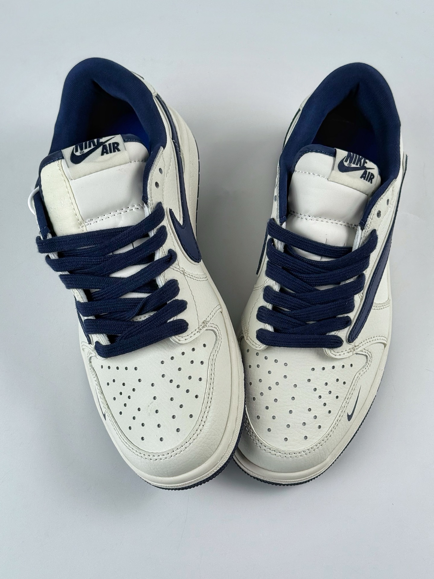 220 Travis Scott x Nike Air Jordan 1 Low x Superme Air Jordan 1 Low 反转白蓝小勾倒钩 JW1188-130