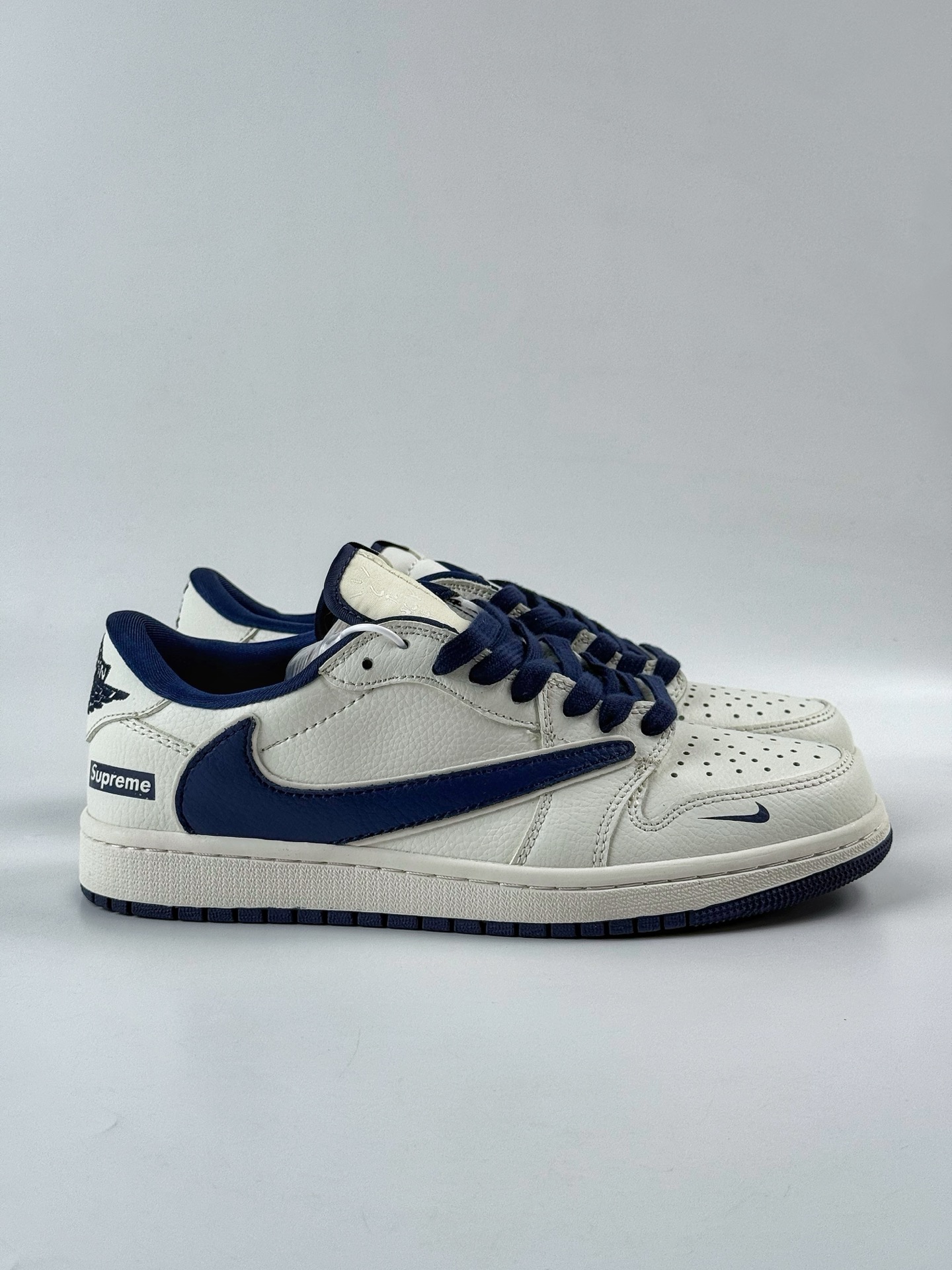 220 Travis Scott x Nike Air Jordan 1 Low x Superme Air Jordan 1 Low 反转白蓝小勾倒钩 JW1188-130