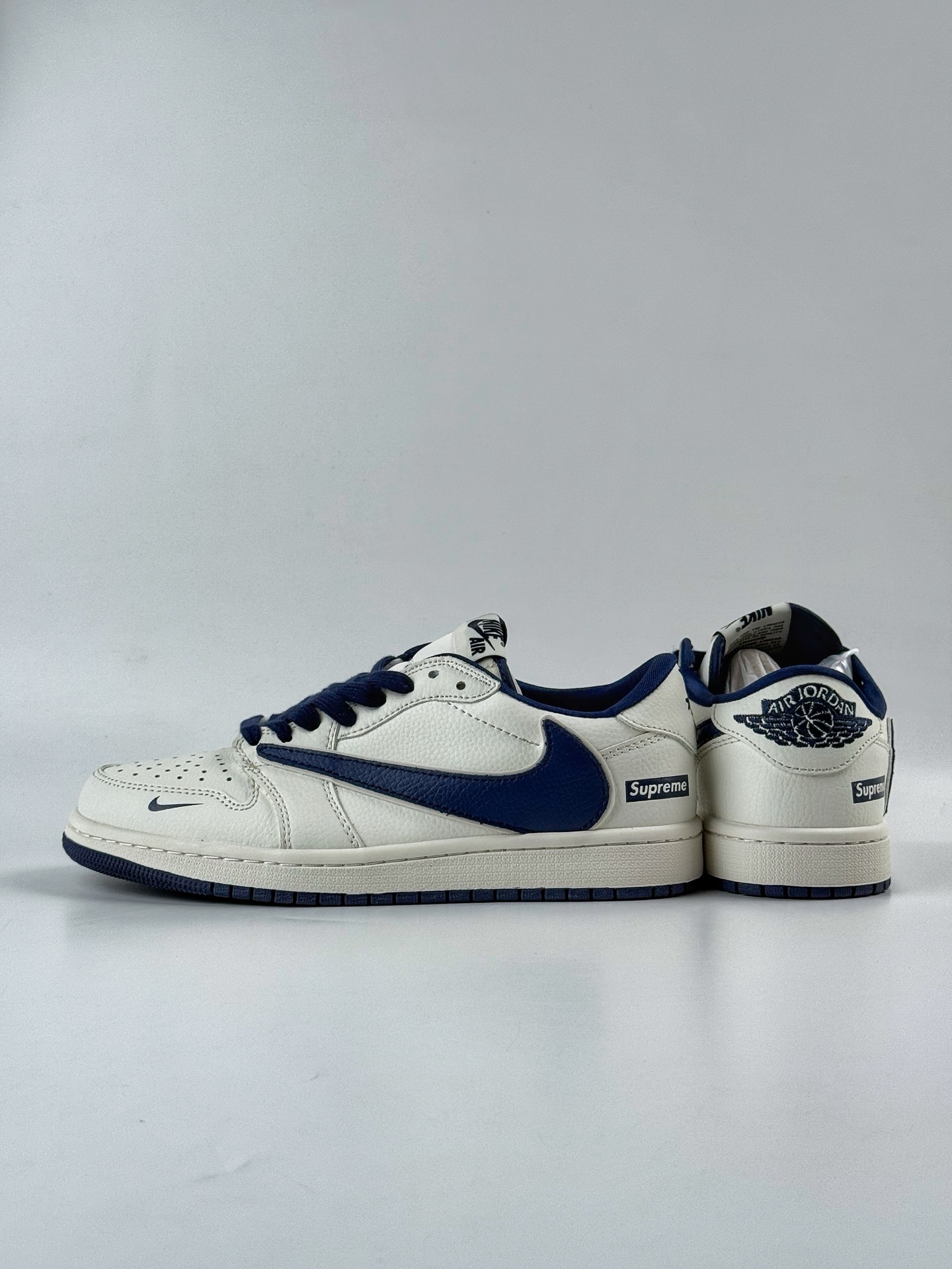 220 Travis Scott x Nike Air Jordan 1 Low x Superme Air Jordan 1 Low 反转白蓝小勾倒钩 JW1188-130
