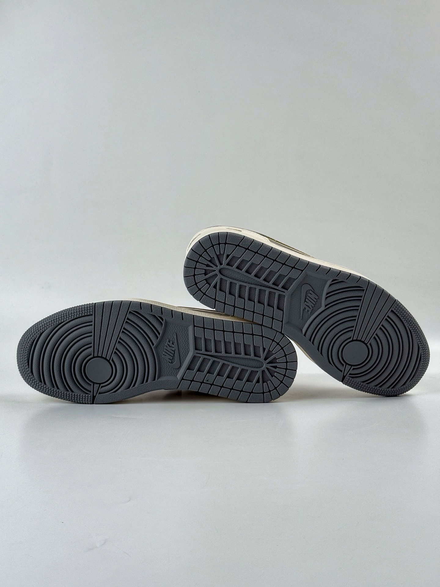 280 Air Jordan 1 Retro Low x SU7 Ultra 白灰 XX3168-199-Chinese UA Cheap High Quatity Brand Clothes Bags handbags Sneakers wholesale wholesaler seller from China Factory suppliers Fashion Clothing Shoes best Quality Beautiful Price 280 Air Jordan 1 Retro Low x SU7 Ultra 白灰 XX3168-199