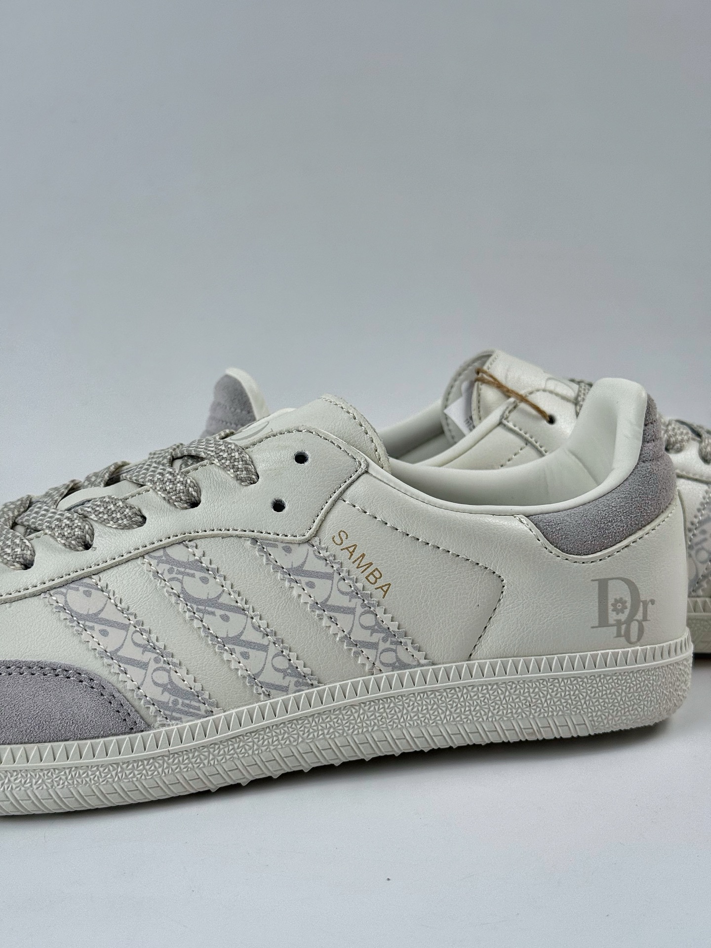 200 adidas originals Samba OG x DIOR 桑巴舞系列复古经典轻便板鞋 GJ75808-Chinese UA Cheap High Quatity Brand Clothes Bags handbags Sneakers wholesale wholesaler seller from China Factory suppliers Fashion Clothing Shoes best Quality Beautiful Price 200 adidas originals Samba OG x DIOR 桑巴舞系列复古经典轻便板鞋 GJ75808