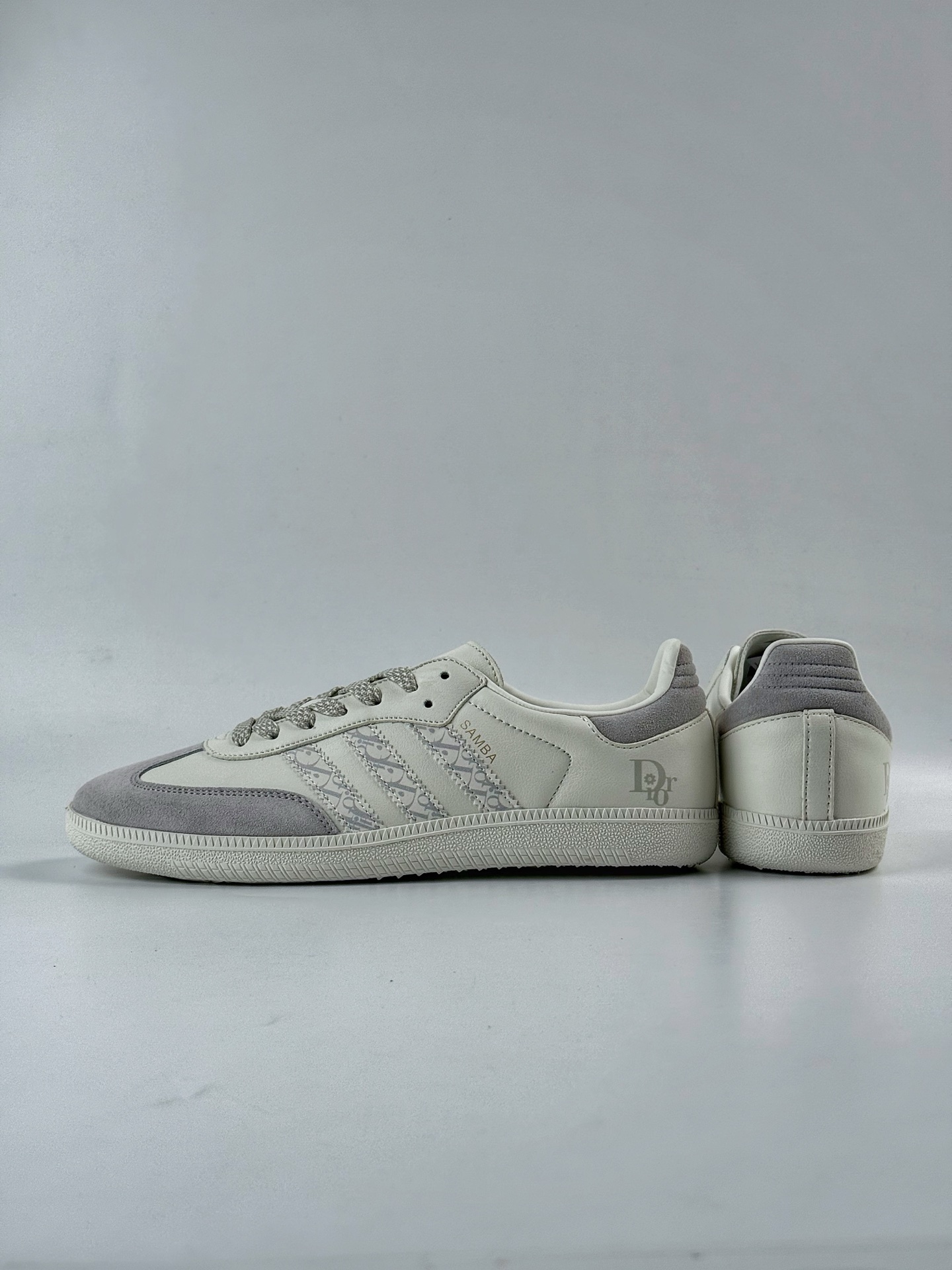 200 adidas originals Samba OG x DIOR 桑巴舞系列复古经典轻便板鞋 GJ75808-Chinese UA Cheap High Quatity Brand Clothes Bags handbags Sneakers wholesale wholesaler seller from China Factory suppliers Fashion Clothing Shoes best Quality Beautiful Price 200 adidas originals Samba OG x DIOR 桑巴舞系列复古经典轻便板鞋 GJ75808