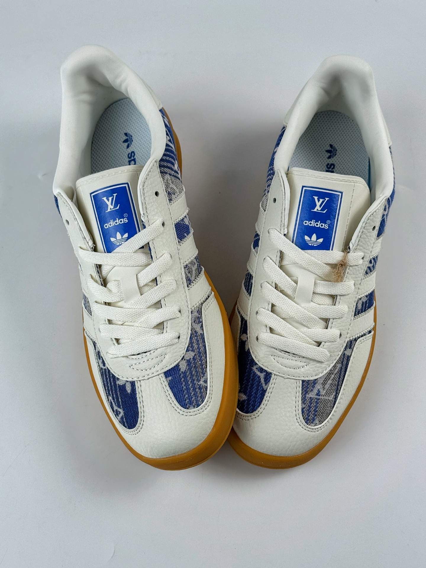 200 Adidas三叶草SAMBA OG x Louis Vuitton 白蓝 休闲板鞋 SC9207-732-Chinese UA Cheap High Quatity Brand Clothes Bags handbags Sneakers wholesale wholesaler seller from China Factory suppliers Fashion Clothing Shoes best Quality Beautiful Price 200 Adidas三叶草SAMBA OG x Louis Vuitton 白蓝 休闲板鞋 SC9207-732