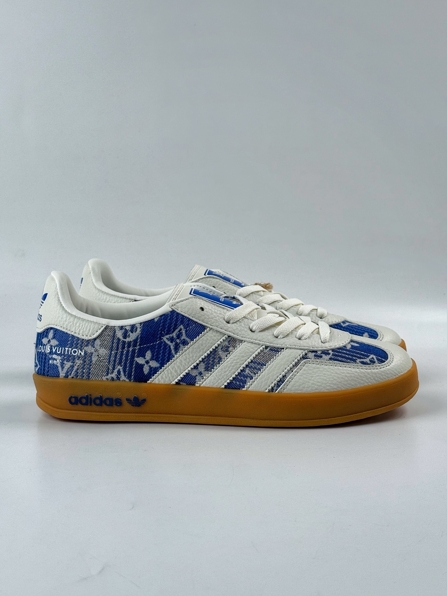 200 Adidas三叶草SAMBA OG x Louis Vuitton 白蓝 休闲板鞋 SC9207-732-Chinese UA Cheap High Quatity Brand Clothes Bags handbags Sneakers wholesale wholesaler seller from China Factory suppliers Fashion Clothing Shoes best Quality Beautiful Price 200 Adidas三叶草SAMBA OG x Louis Vuitton 白蓝 休闲板鞋 SC9207-732