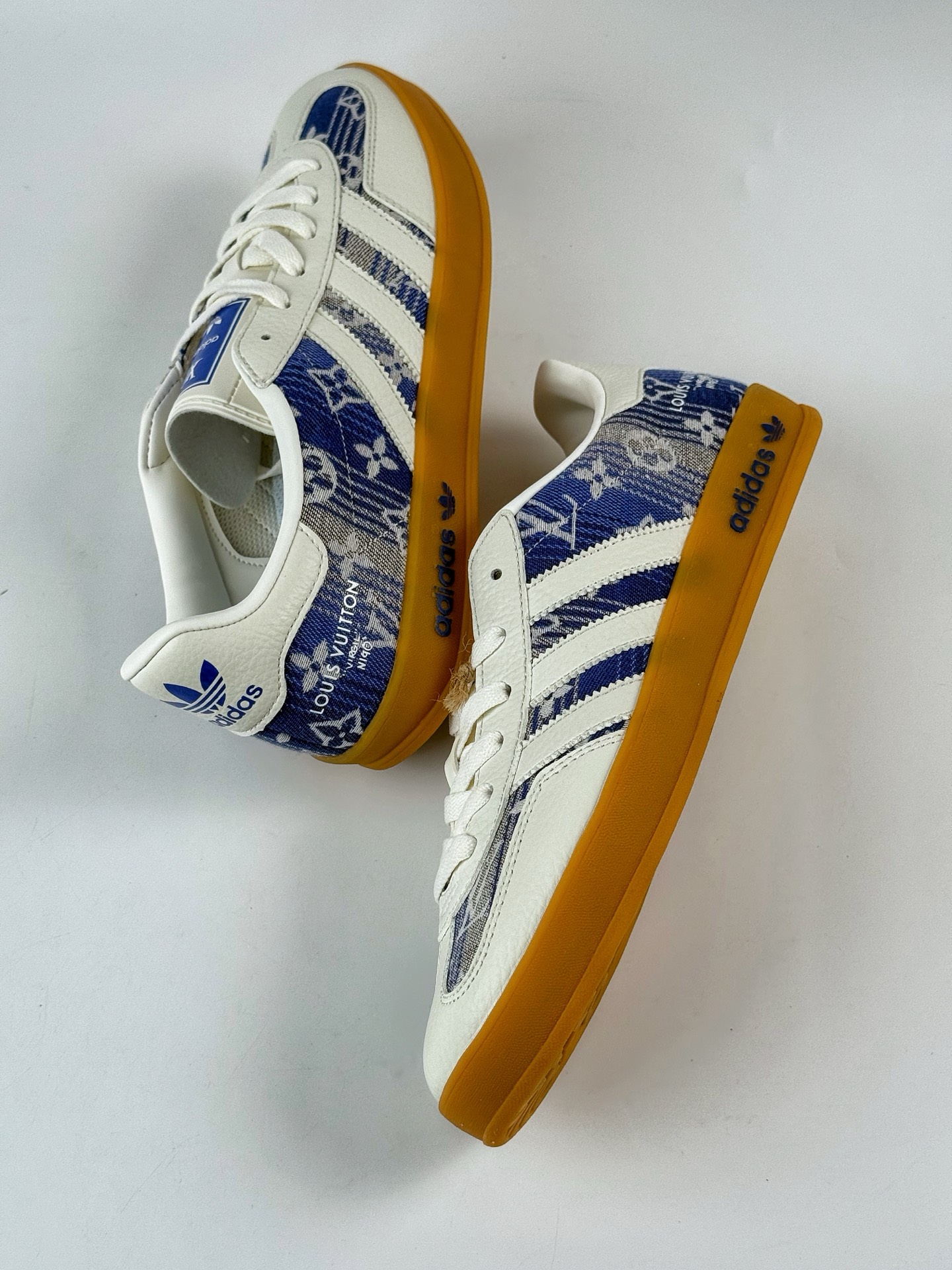200 Adidas三叶草SAMBA OG x Louis Vuitton 白蓝 休闲板鞋 SC9207-732-Chinese UA Cheap High Quatity Brand Clothes Bags handbags Sneakers wholesale wholesaler seller from China Factory suppliers Fashion Clothing Shoes best Quality Beautiful Price 200 Adidas三叶草SAMBA OG x Louis Vuitton 白蓝 休闲板鞋 SC9207-732