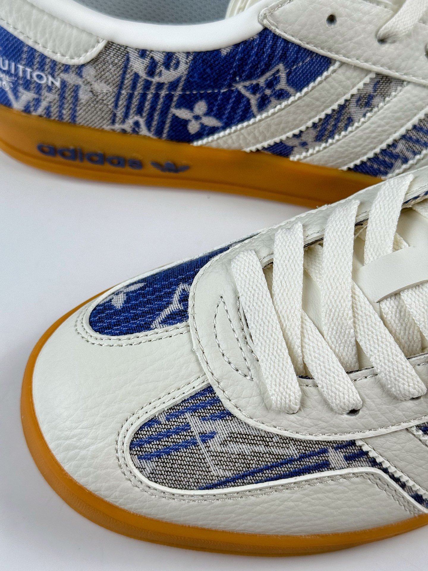 200 Adidas三叶草SAMBA OG x Louis Vuitton 白蓝 休闲板鞋 SC9207-732-Chinese UA Cheap High Quatity Brand Clothes Bags handbags Sneakers wholesale wholesaler seller from China Factory suppliers Fashion Clothing Shoes best Quality Beautiful Price 200 Adidas三叶草SAMBA OG x Louis Vuitton 白蓝 休闲板鞋 SC9207-732