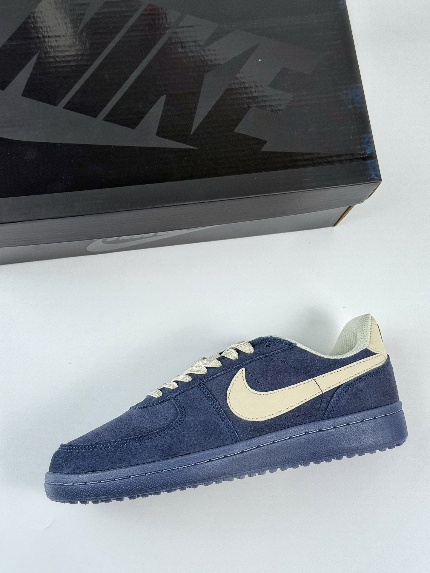 150 Nike Field General 82 Snake Skin Swoosh 舒适百搭薄底 复古休闲板鞋 低帮百搭透气休闲运动板鞋 IF0666-400-Chinese UA Cheap High Quatity Brand Clothes Bags handbags Sneakers wholesale wholesaler seller from China Factory suppliers Fashion Clothing Shoes best Quality Beautiful Price 150 Nike Field General 82 Snake Skin Swoosh 舒适百搭薄底 复古休闲板鞋 低帮百搭透气休闲运动板鞋 IF0666-400