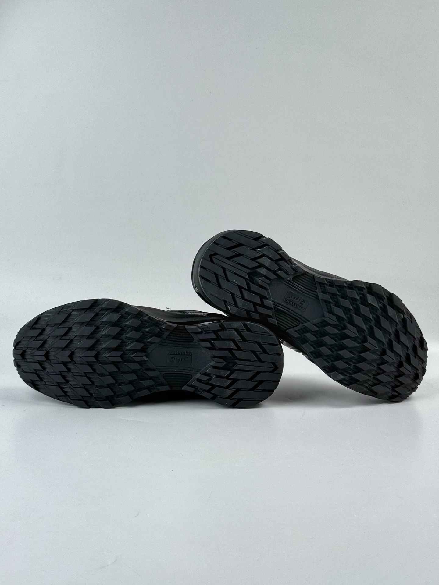 190 Onitsuka Tiger鬼塚虎 TIGTRAIL 舒适时尚 减震防滑 低帮 生活休闲鞋 1183C383-001-Chinese UA Cheap High Quatity Brand Clothes Bags handbags Sneakers wholesale wholesaler seller from China Factory suppliers Fashion Clothing Shoes best Quality Beautiful Price 190 Onitsuka Tiger鬼塚虎 TIGTRAIL 舒适时尚 减震防滑 低帮 生活休闲鞋 1183C383-001