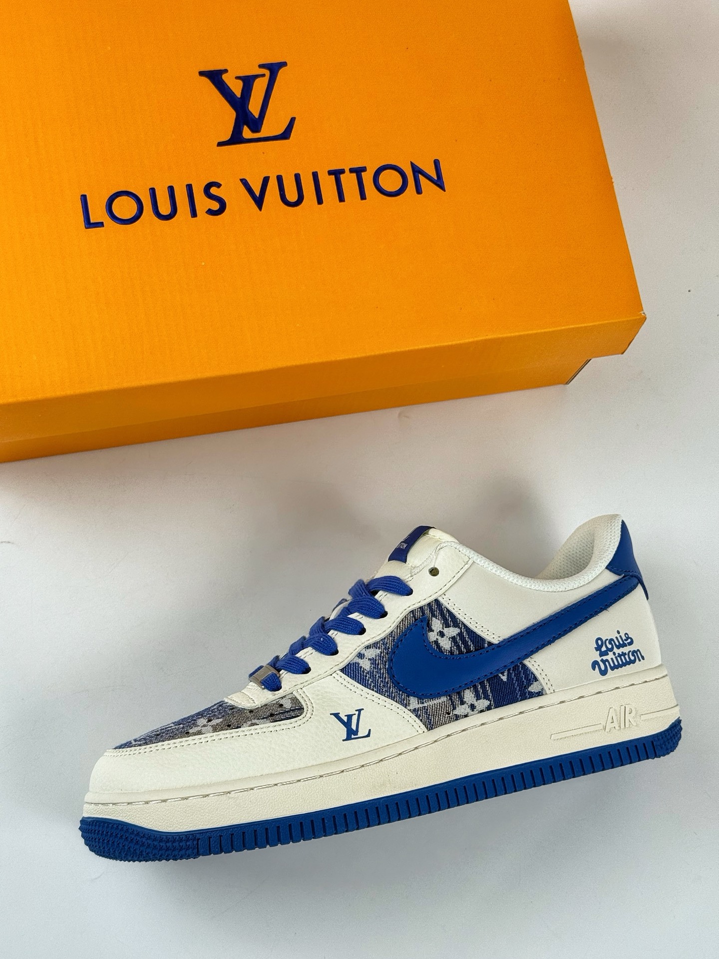 260 Nike Air Force 1 Low 07 x Louis Vuitton 白蓝 XS1958-584