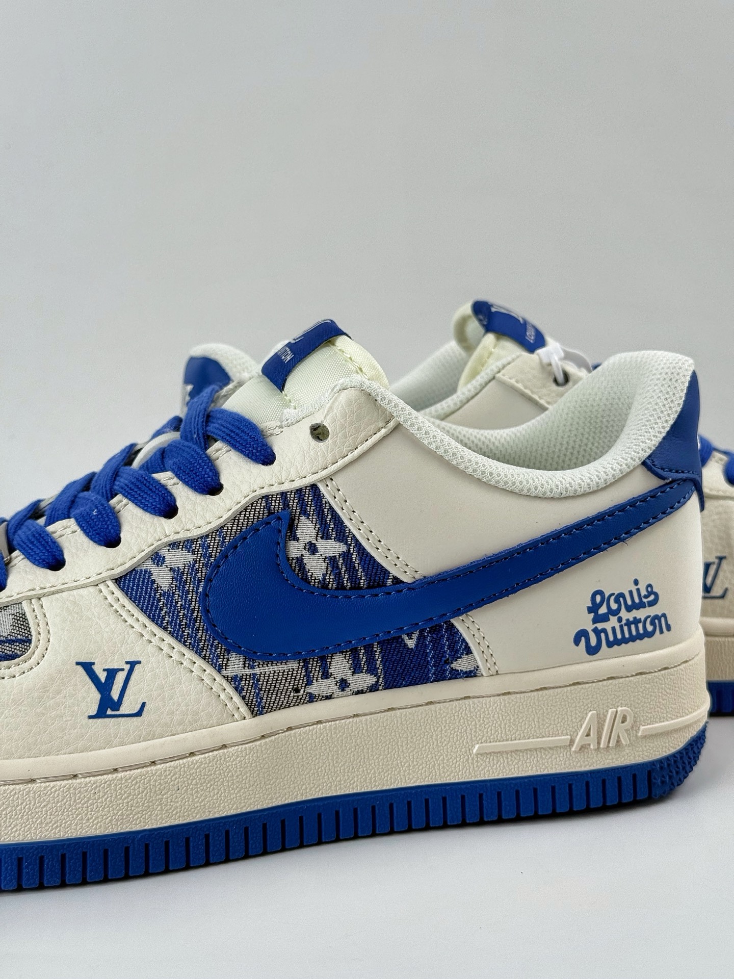 260 Nike Air Force 1 Low 07 x Louis Vuitton 白蓝 XS1958-584
