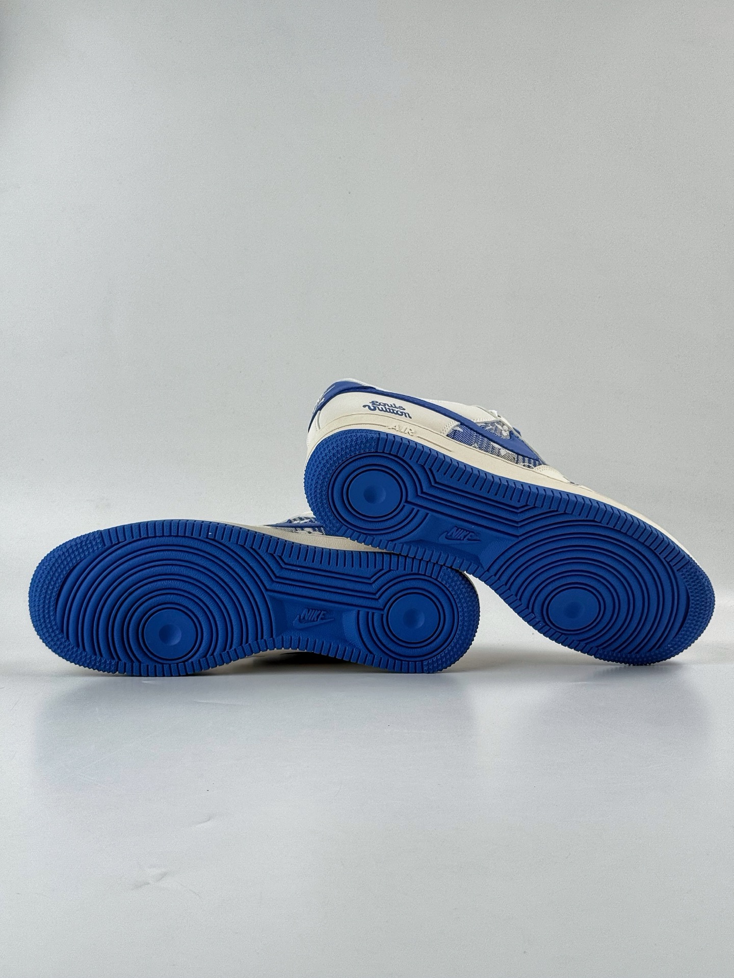 260 Nike Air Force 1 Low 07 x Louis Vuitton 白蓝 XS1958-584
