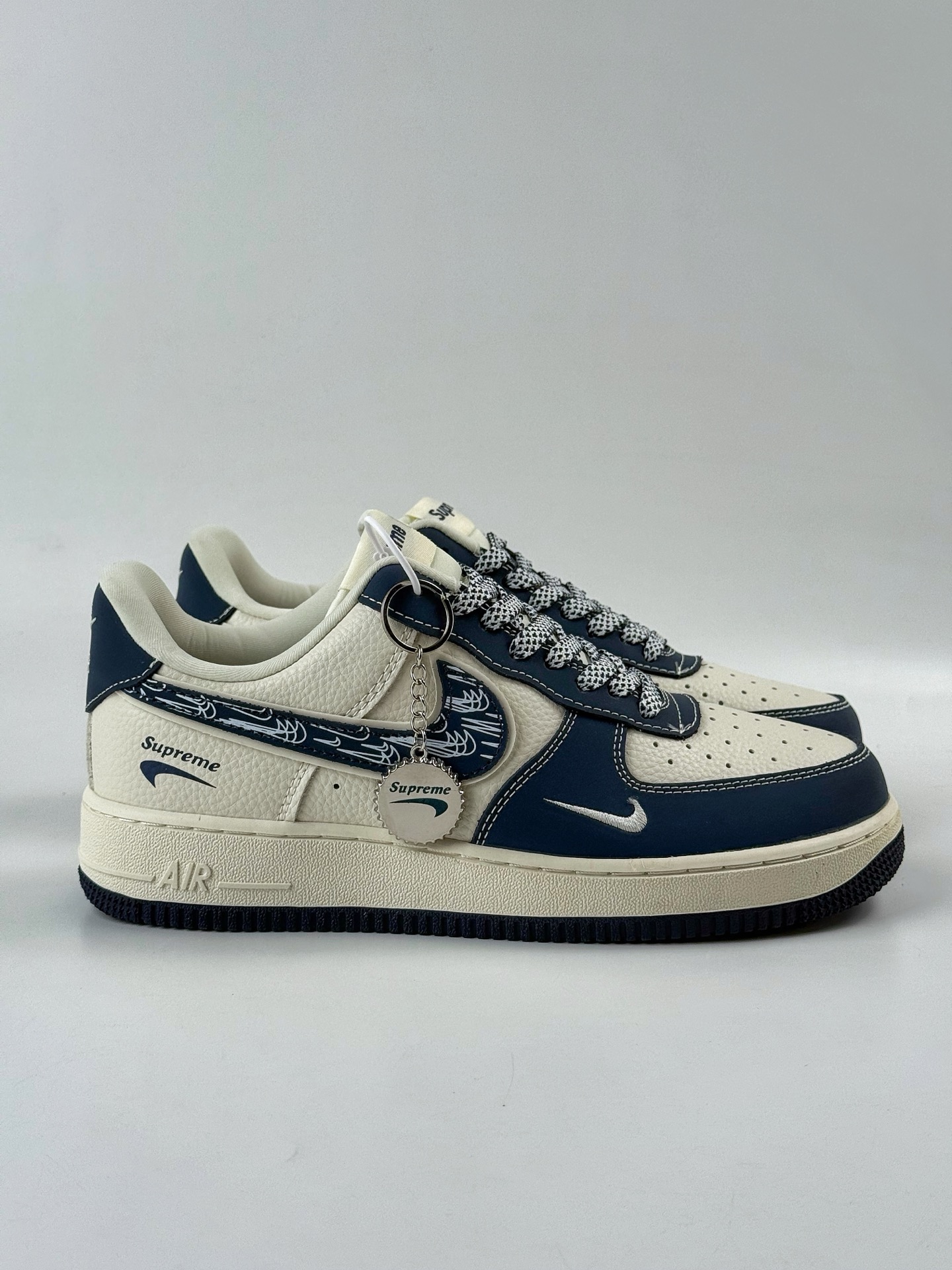 260 Nike Air Force 1 Low 07 x Supreme 米蓝小勾满天星 DF0188-069