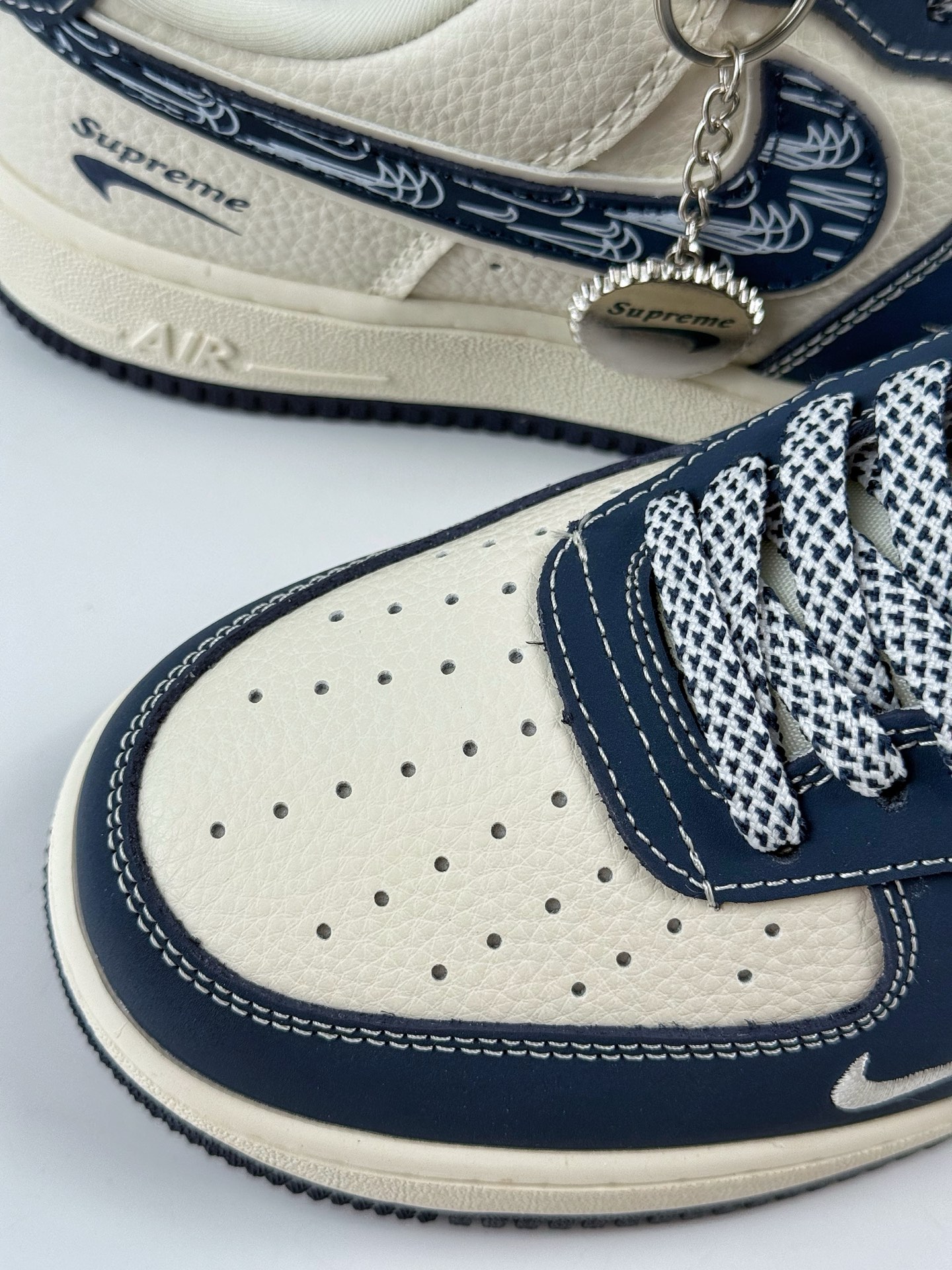 260 Nike Air Force 1 Low 07 x Supreme 米蓝小勾满天星 DF0188-069