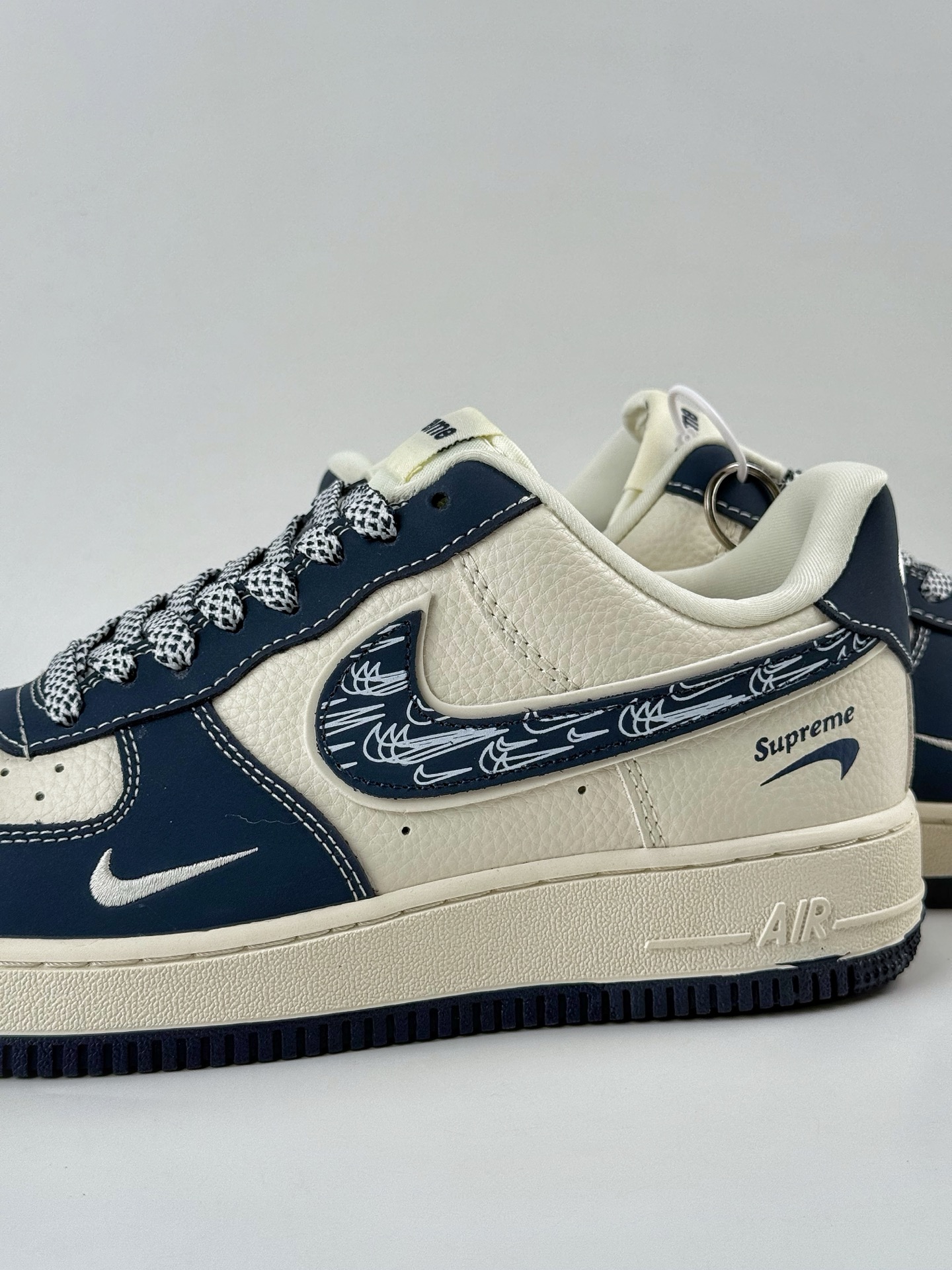 260 Nike Air Force 1 Low 07 x Supreme 米蓝小勾满天星 DF0188-069