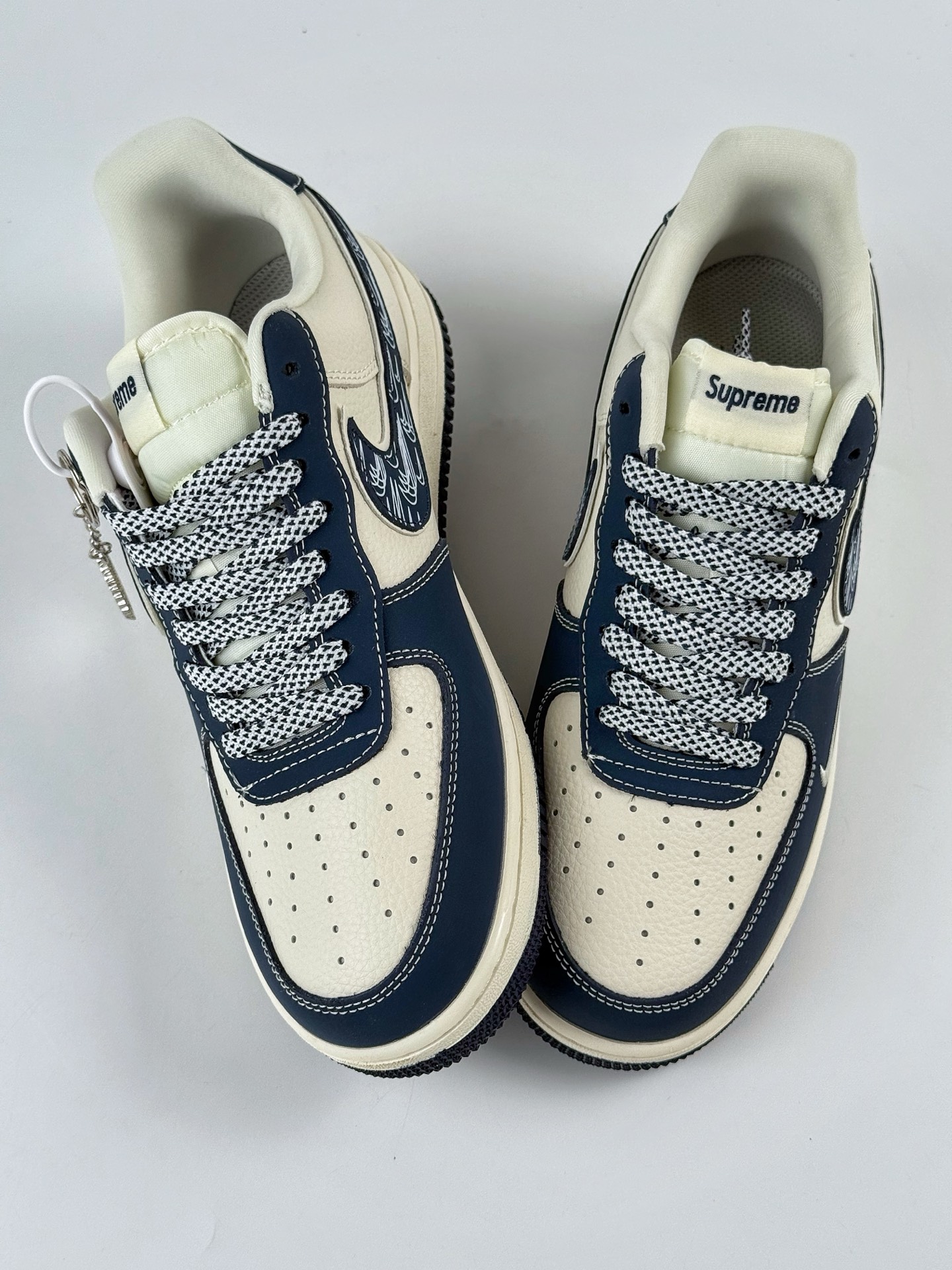 260 Nike Air Force 1 Low 07 x Supreme 米蓝小勾满天星 DF0188-069