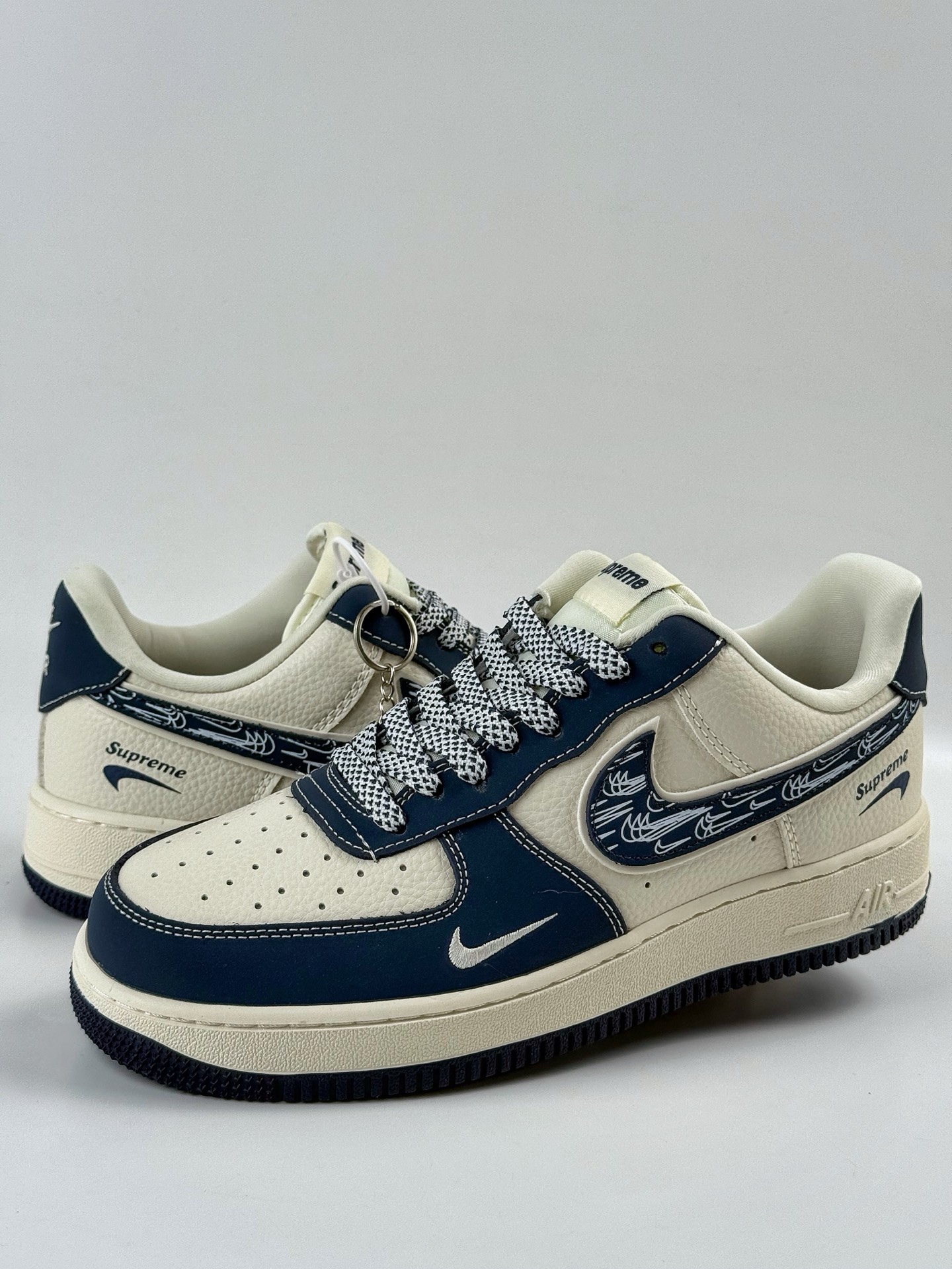 260 Nike Air Force 1 Low 07 x Supreme 米蓝小勾满天星 DF0188-069