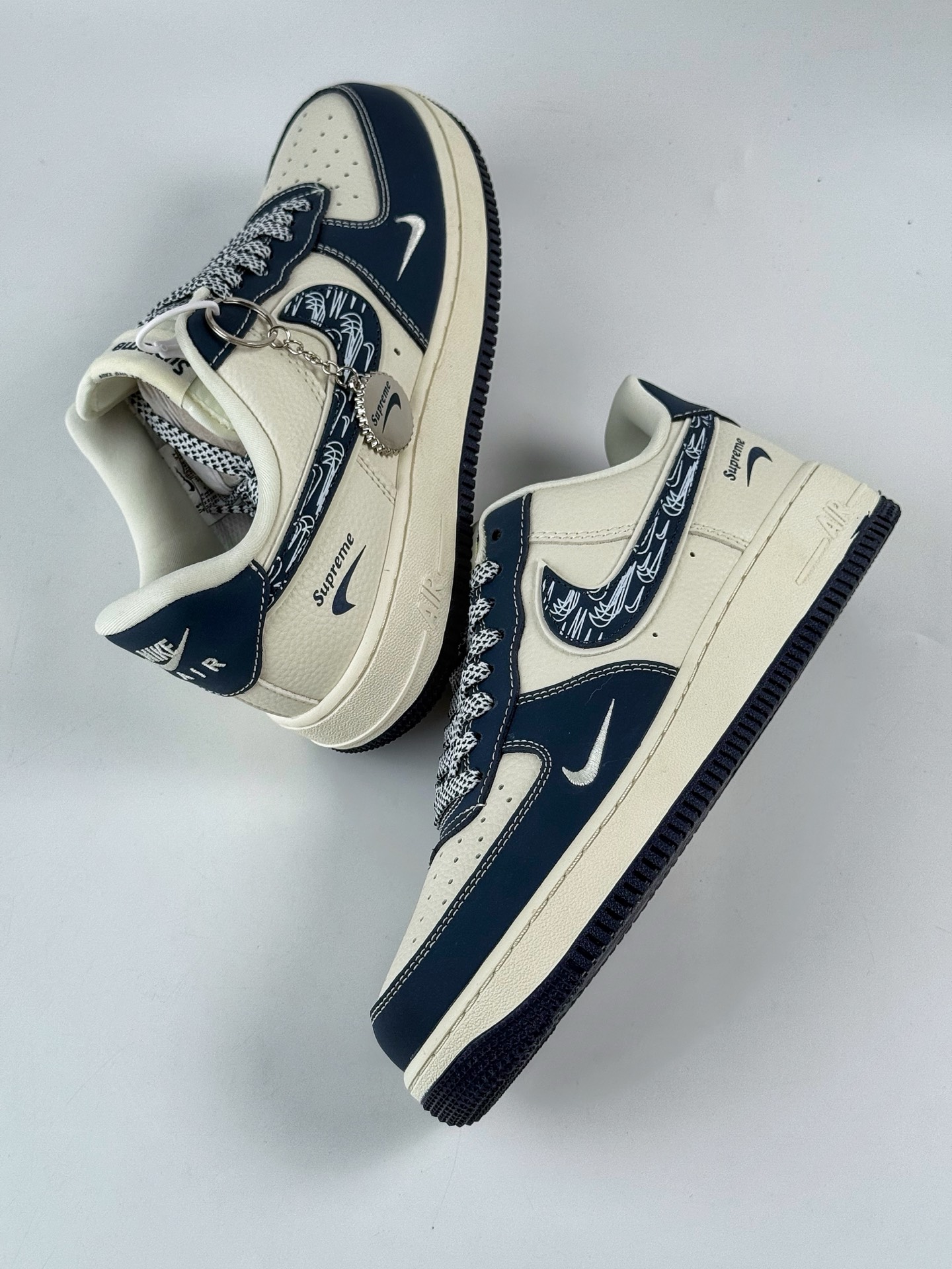 260 Nike Air Force 1 Low 07 x Supreme 米蓝小勾满天星 DF0188-069