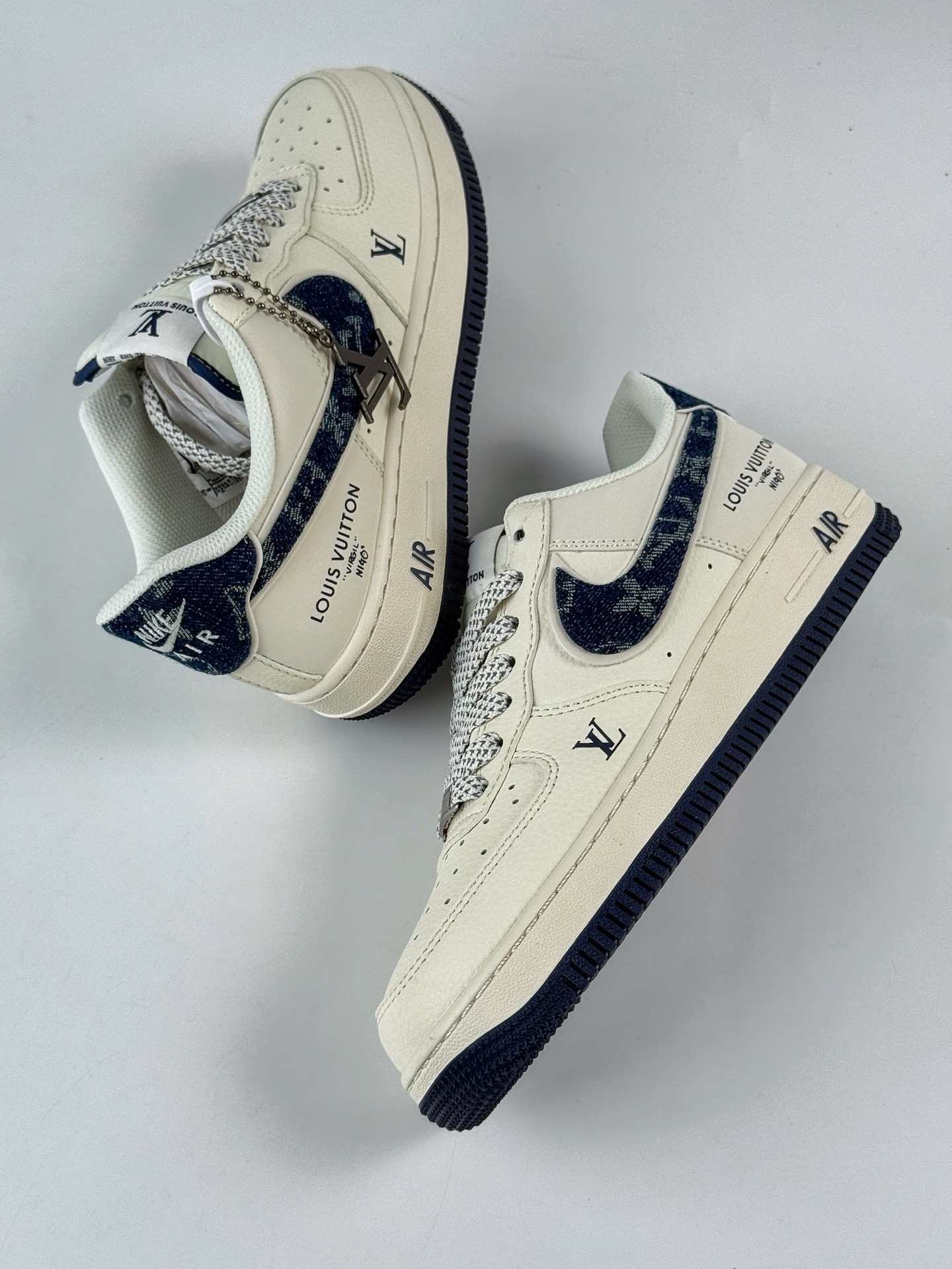 260 Nike Air Force 1 Low 07 x Louis Vuitton 白黑满天星 SM6688-102