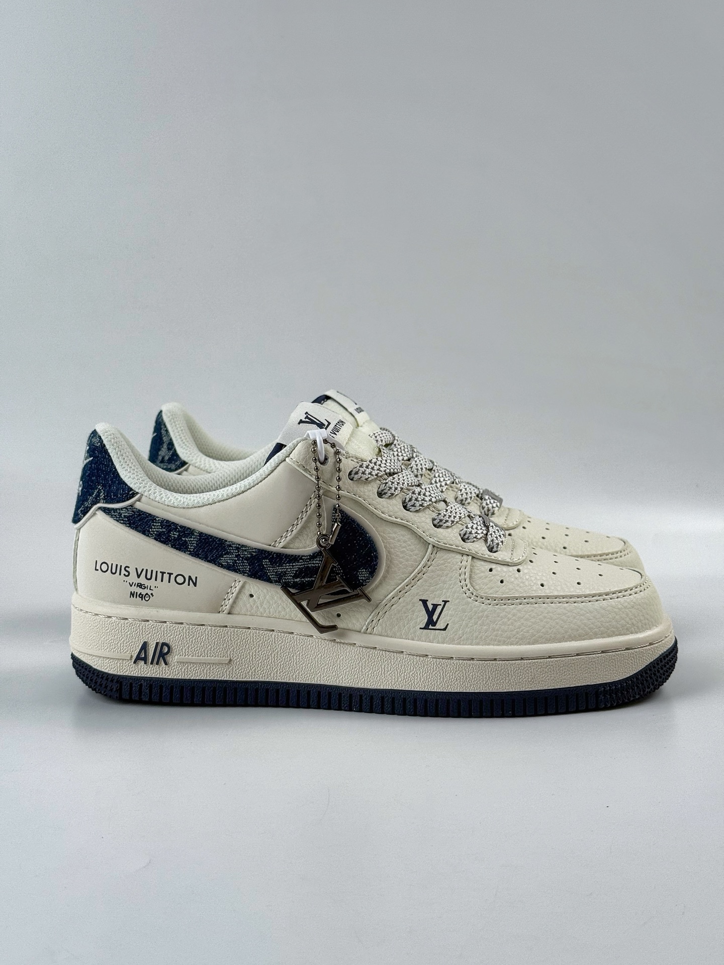 260 Nike Air Force 1 Low 07 x Louis Vuitton 白黑满天星 SM6688-102