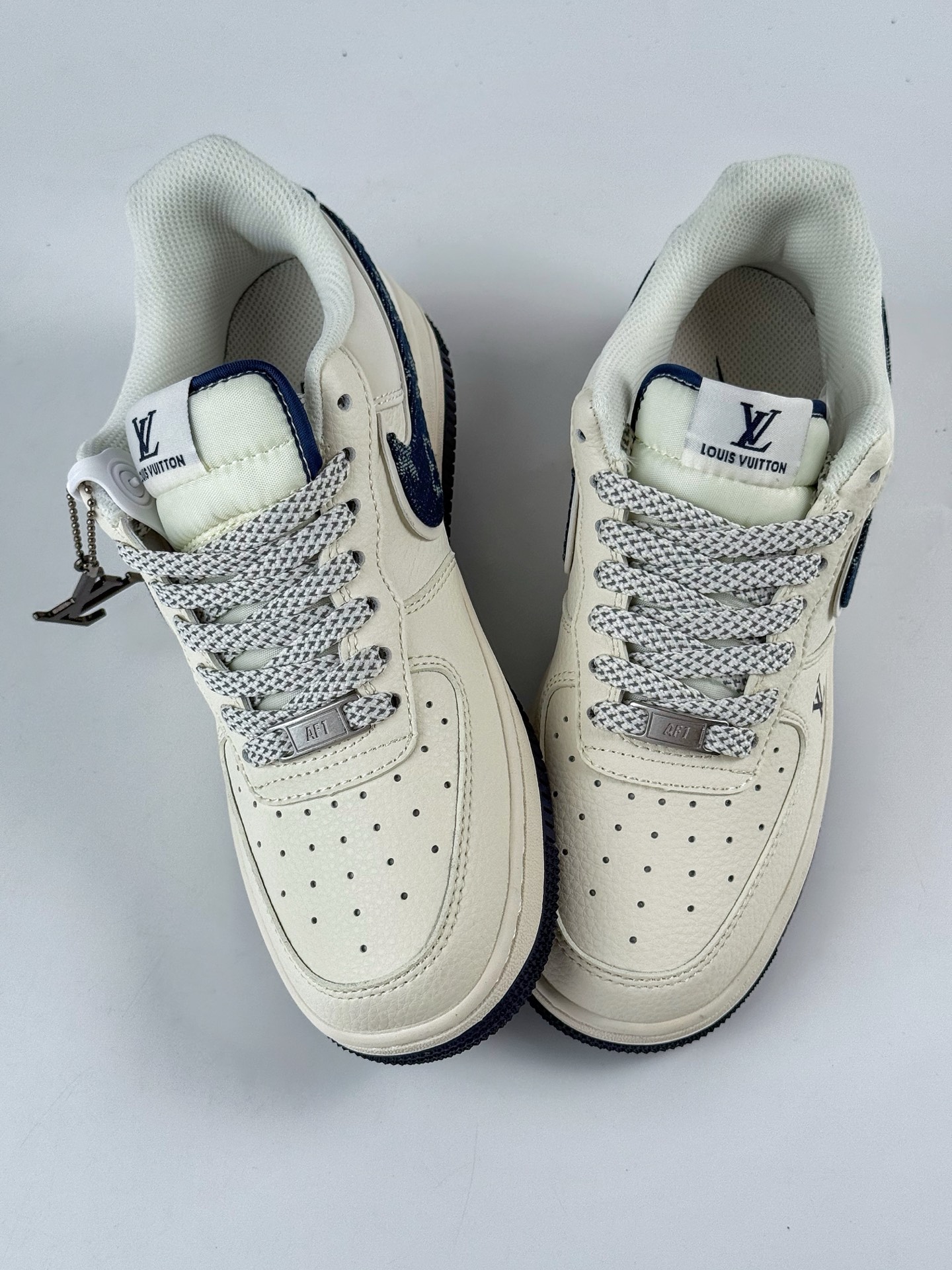 260 Nike Air Force 1 Low 07 x Louis Vuitton 白黑满天星 SM6688-102