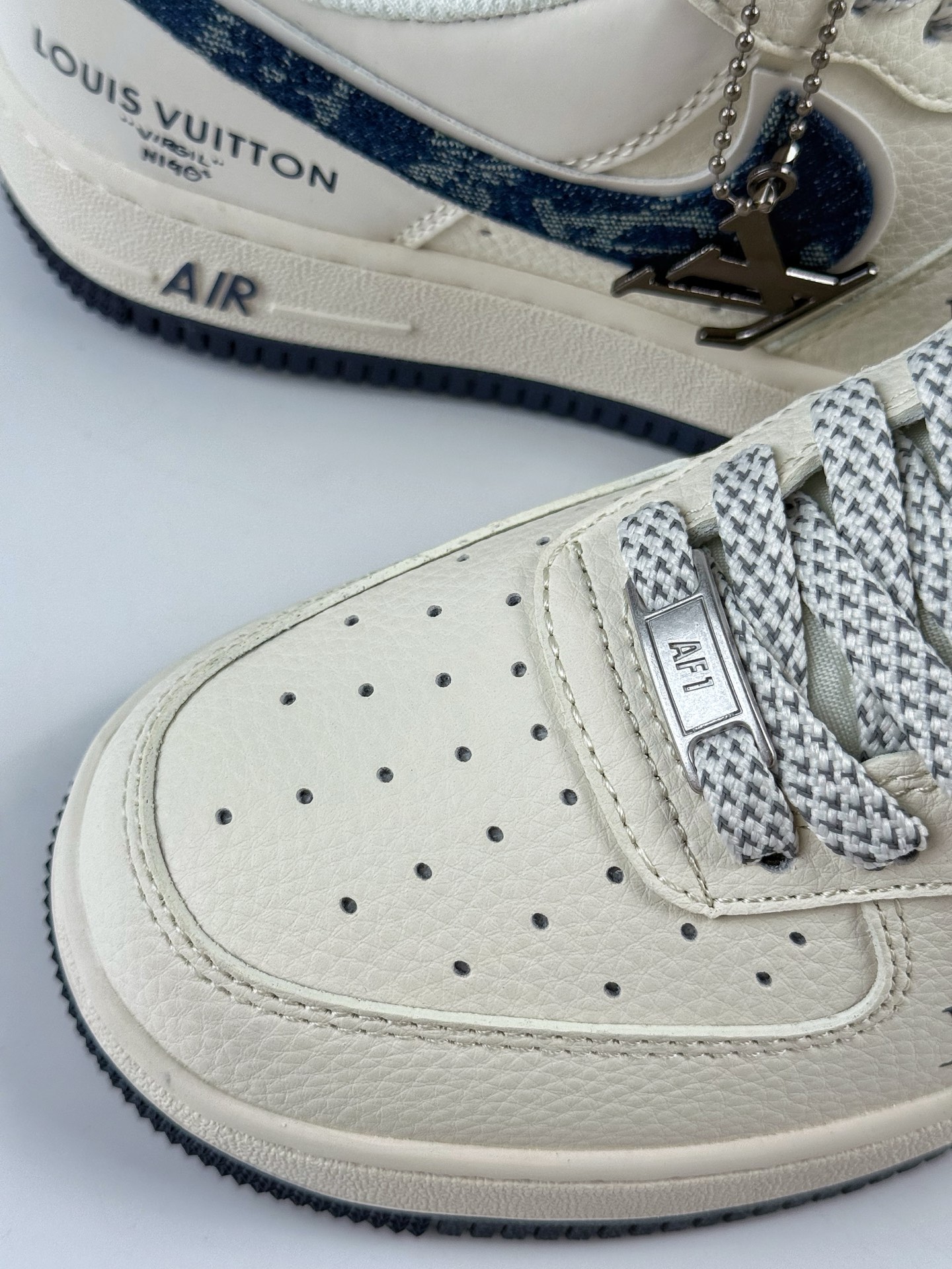 260 Nike Air Force 1 Low 07 x Louis Vuitton 白黑满天星 SM6688-102