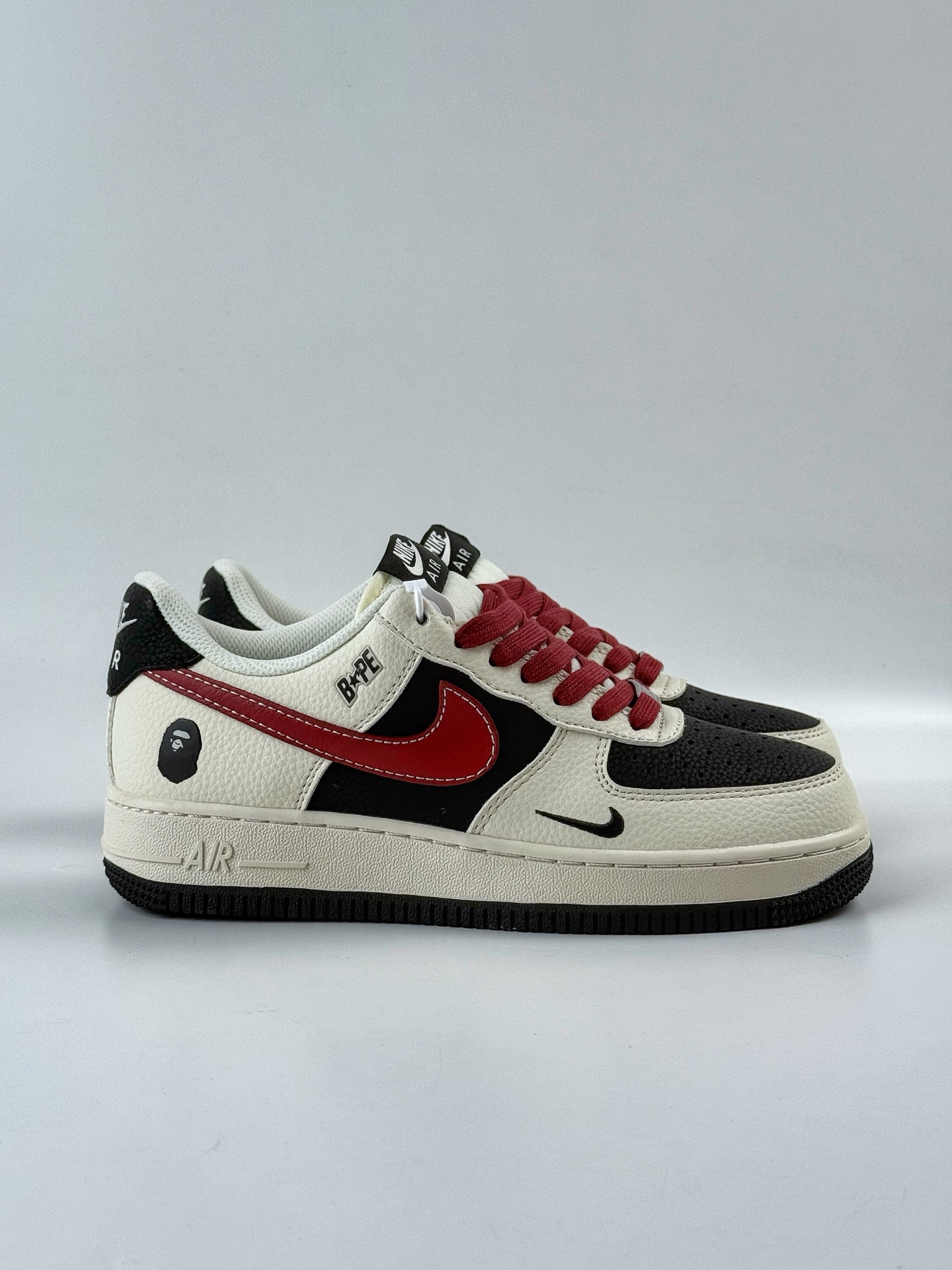 260 Nike Air Force 1 Low 07 x BAPE 白红小勾 QW5836-007
