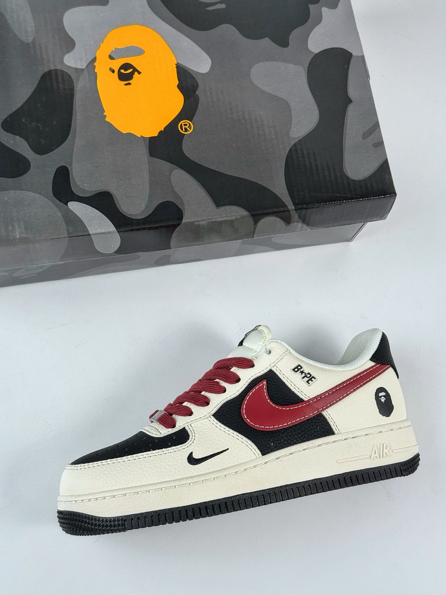 260 Nike Air Force 1 Low 07 x BAPE 白红小勾 QW5836-007