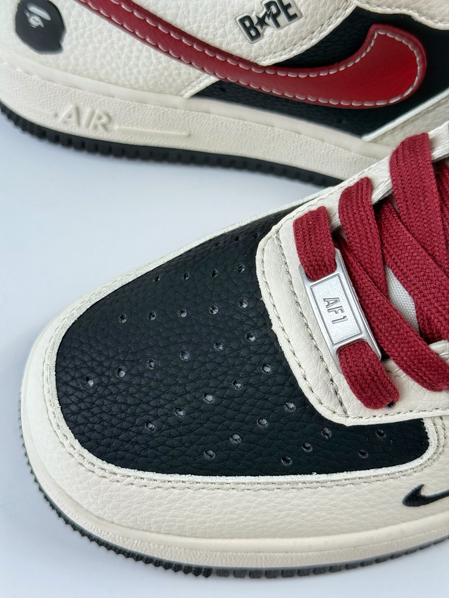 260 Nike Air Force 1 Low 07 x BAPE 白红小勾 QW5836-007