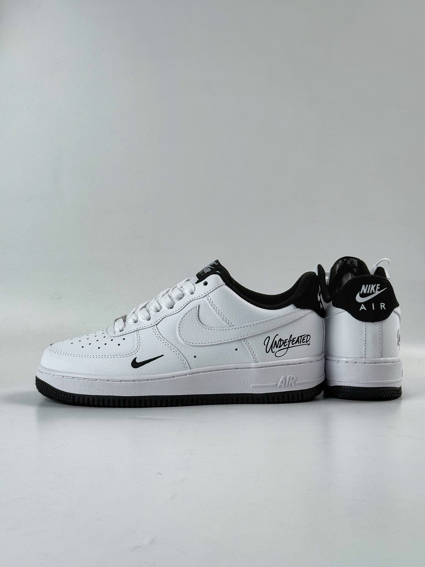 240 Nike Air Force 1 Low 07 x UNDEFEATED 白黑小勾 ZH0316-102-Chinese UA Cheap High Quatity Brand Clothes Bags handbags Sneakers wholesale wholesaler seller from China Factory suppliers Fashion Clothing Shoes best Quality Beautiful Price 240 Nike Air Force 1 Low 07 x UNDEFEATED 白黑小勾 ZH0316-102