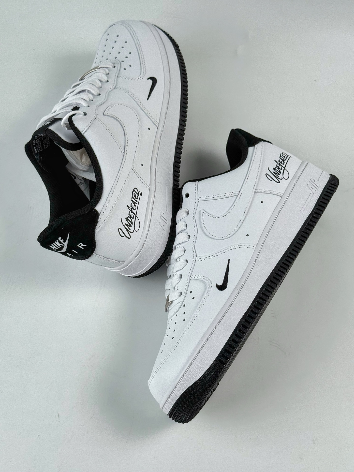 240 Nike Air Force 1 Low 07 x UNDEFEATED 白黑小勾 ZH0316-102-Chinese UA Cheap High Quatity Brand Clothes Bags handbags Sneakers wholesale wholesaler seller from China Factory suppliers Fashion Clothing Shoes best Quality Beautiful Price 240 Nike Air Force 1 Low 07 x UNDEFEATED 白黑小勾 ZH0316-102