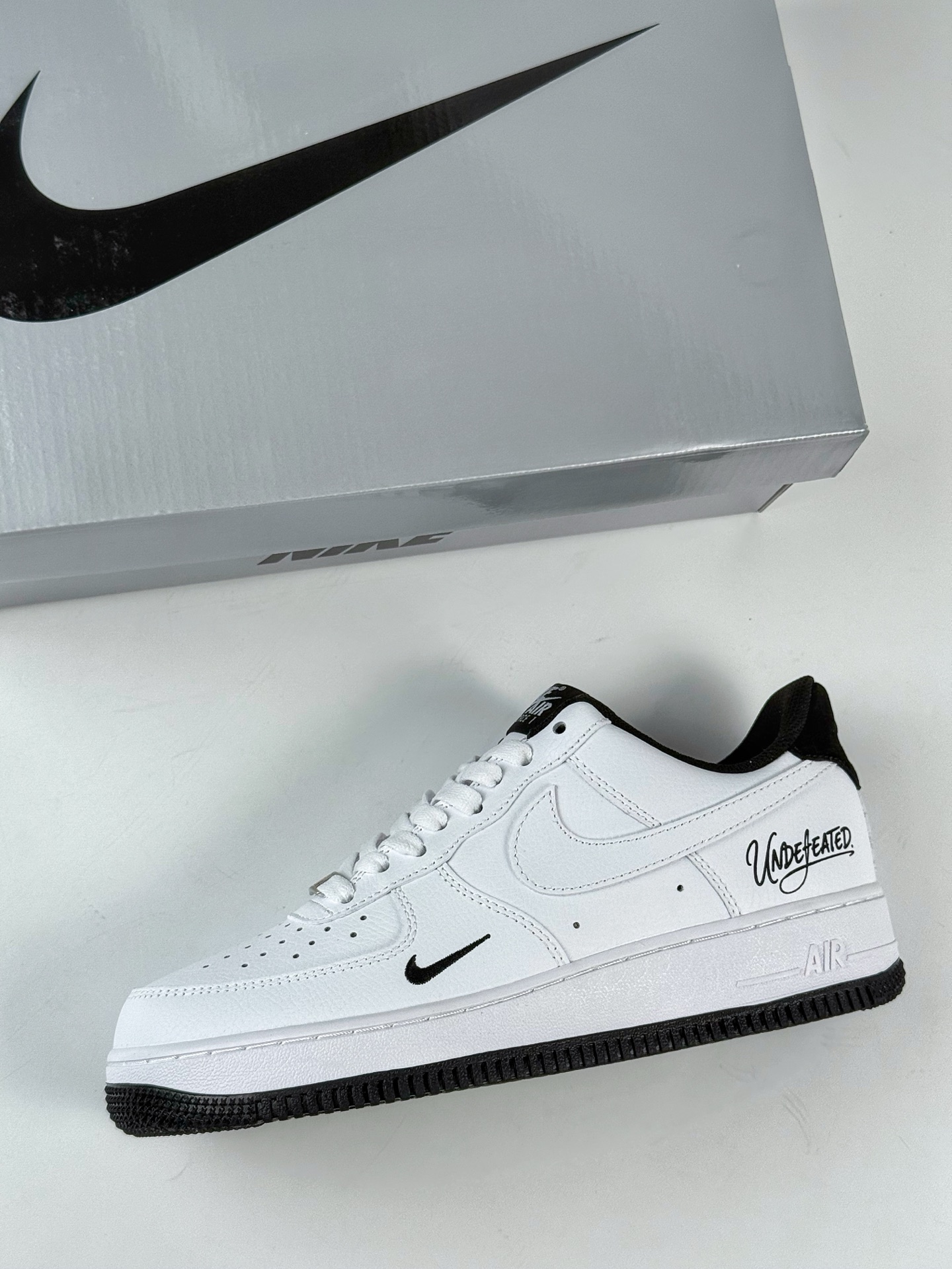 240 Nike Air Force 1 Low 07 x UNDEFEATED 白黑小勾 ZH0316-102-Chinese UA Cheap High Quatity Brand Clothes Bags handbags Sneakers wholesale wholesaler seller from China Factory suppliers Fashion Clothing Shoes best Quality Beautiful Price 240 Nike Air Force 1 Low 07 x UNDEFEATED 白黑小勾 ZH0316-102