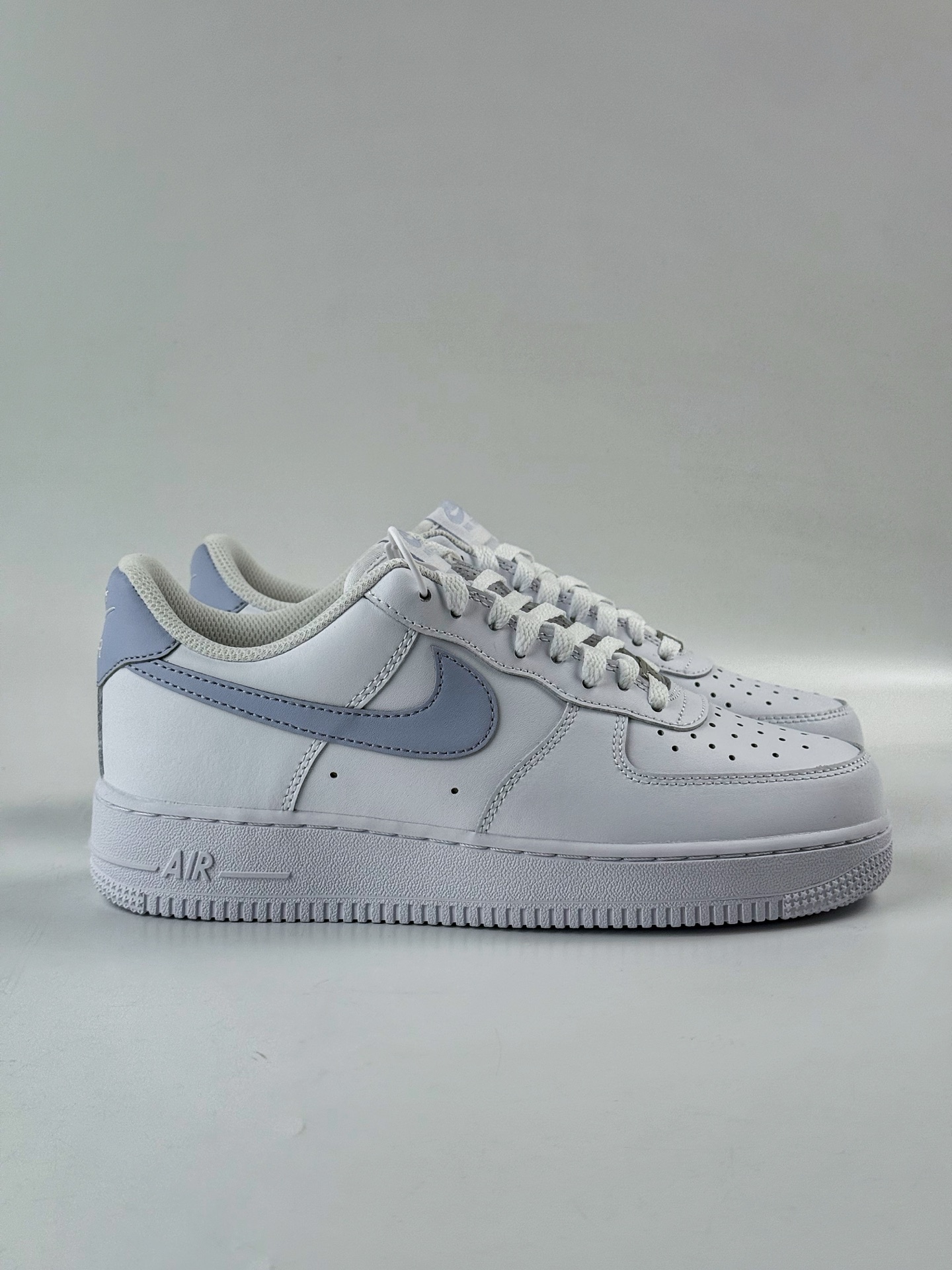 200 Nike Air Force 1 Low 07 白蓝色 FJ4146-117-Chinese UA Cheap High Quatity Brand Clothes Bags handbags Sneakers wholesale wholesaler seller from China Factory suppliers Fashion Clothing Shoes best Quality Beautiful Price 200 Nike Air Force 1 Low 07 白蓝色 FJ4146-117