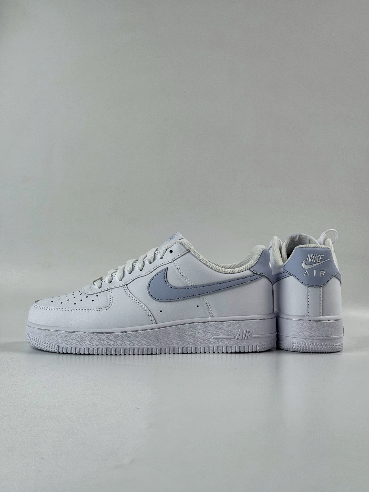 200 Nike Air Force 1 Low 07 白蓝色 FJ4146-117-Chinese UA Cheap High Quatity Brand Clothes Bags handbags Sneakers wholesale wholesaler seller from China Factory suppliers Fashion Clothing Shoes best Quality Beautiful Price 200 Nike Air Force 1 Low 07 白蓝色 FJ4146-117