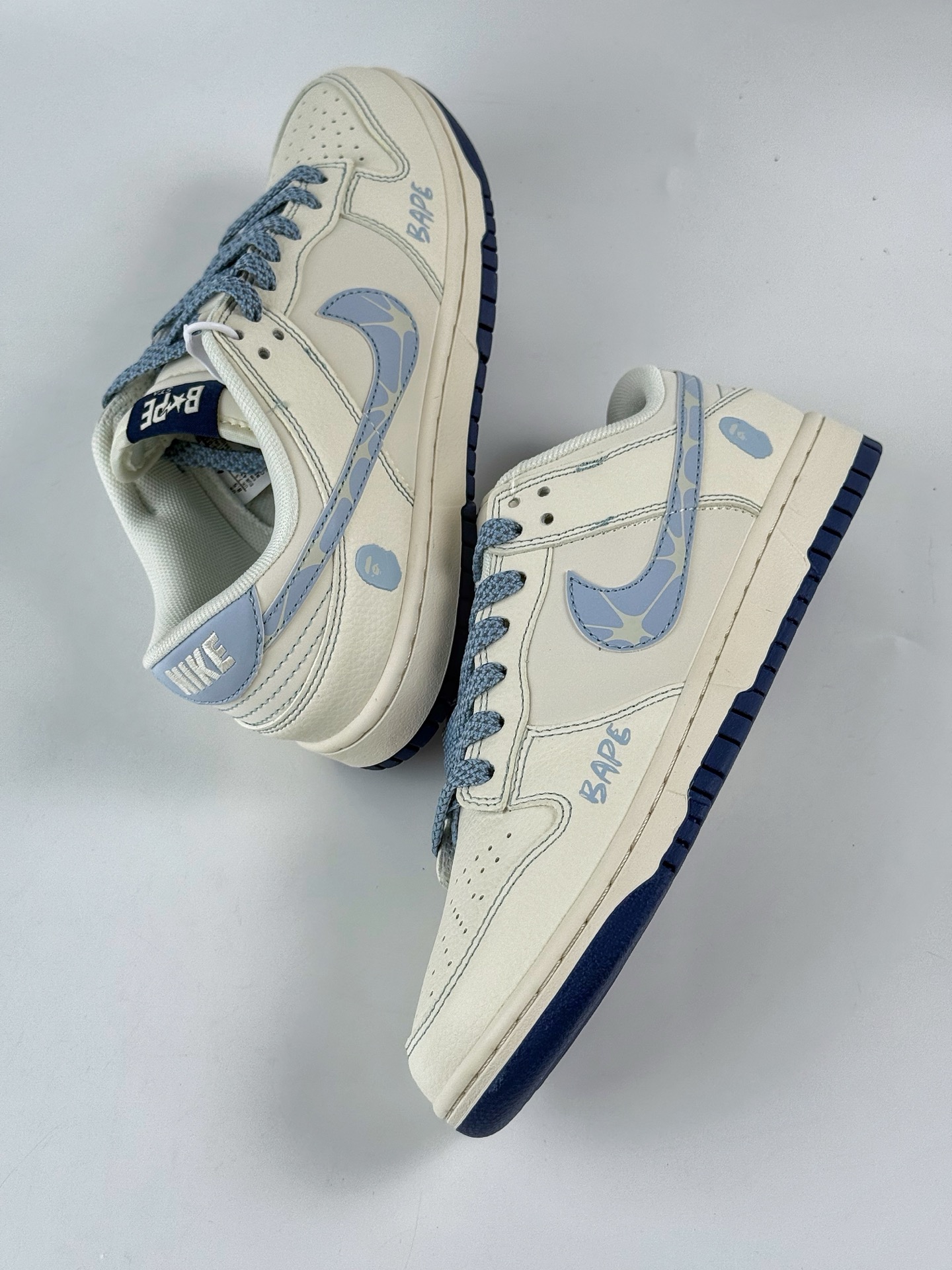260 Nike SB Dunk Low x BAPE 白蓝满天星 HS8068-035-Chinese UA Cheap High Quatity Brand Clothes Bags handbags Sneakers wholesale wholesaler seller from China Factory suppliers Fashion Clothing Shoes best Quality Beautiful Price 260 Nike SB Dunk Low x BAPE 白蓝满天星 HS8068-035