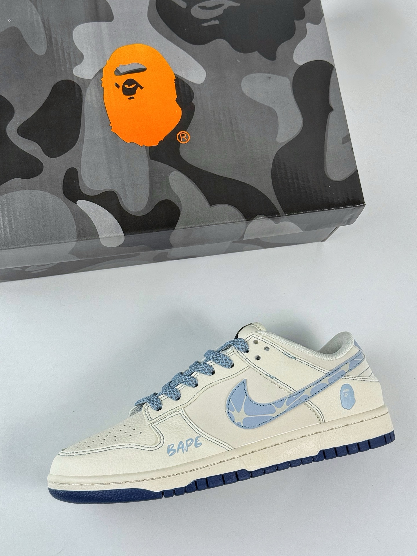 260 Nike SB Dunk Low x BAPE 白蓝满天星 HS8068-035-Chinese UA Cheap High Quatity Brand Clothes Bags handbags Sneakers wholesale wholesaler seller from China Factory suppliers Fashion Clothing Shoes best Quality Beautiful Price 260 Nike SB Dunk Low x BAPE 白蓝满天星 HS8068-035