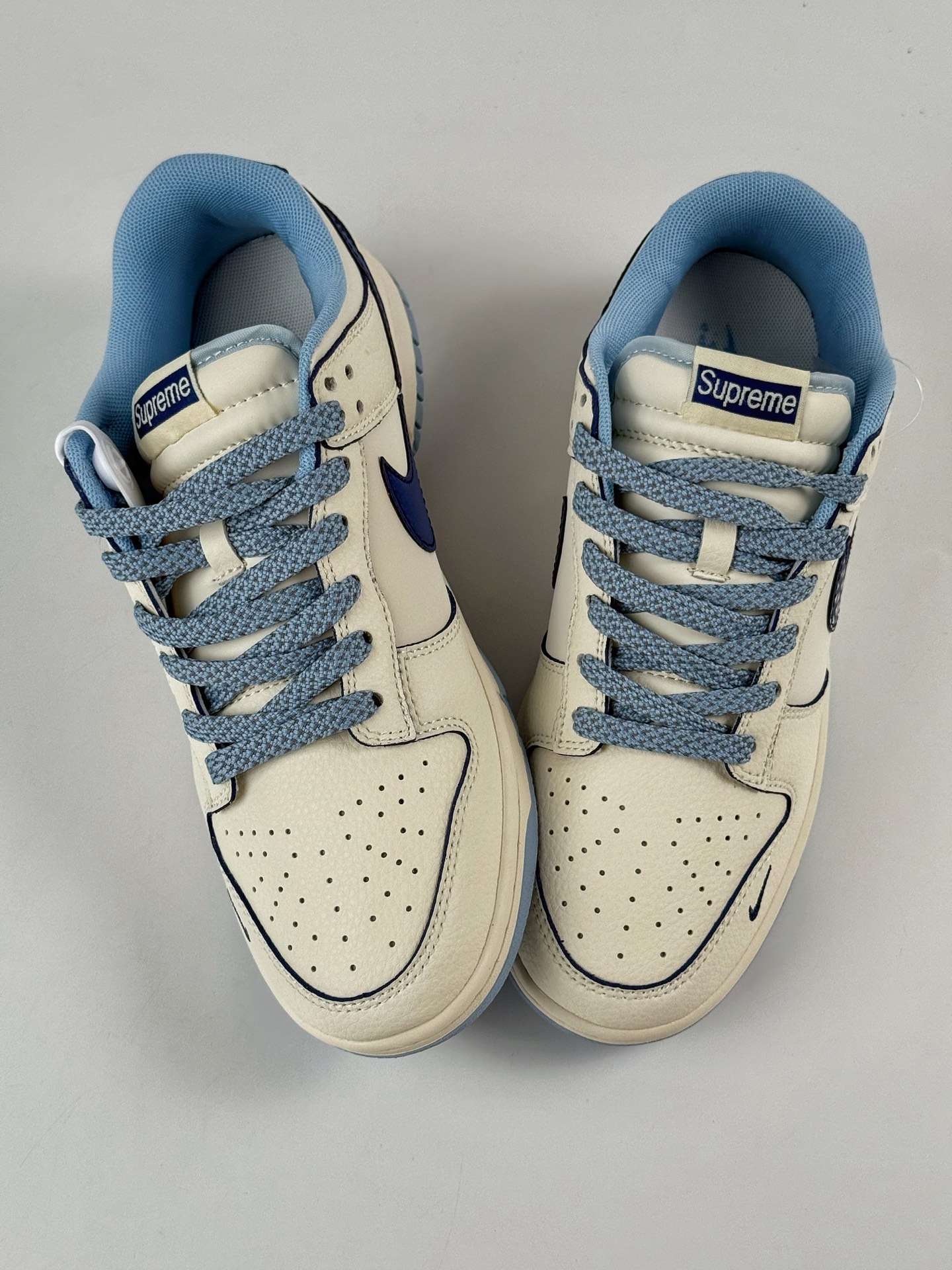 260 Nike SB Dunk Low x Supreme 白蓝小勾满天星 HS8068-036-Chinese UA Cheap High Quatity Brand Clothes Bags handbags Sneakers wholesale wholesaler seller from China Factory suppliers Fashion Clothing Shoes best Quality Beautiful Price 260 Nike SB Dunk Low x Supreme 白蓝小勾满天星 HS8068-036