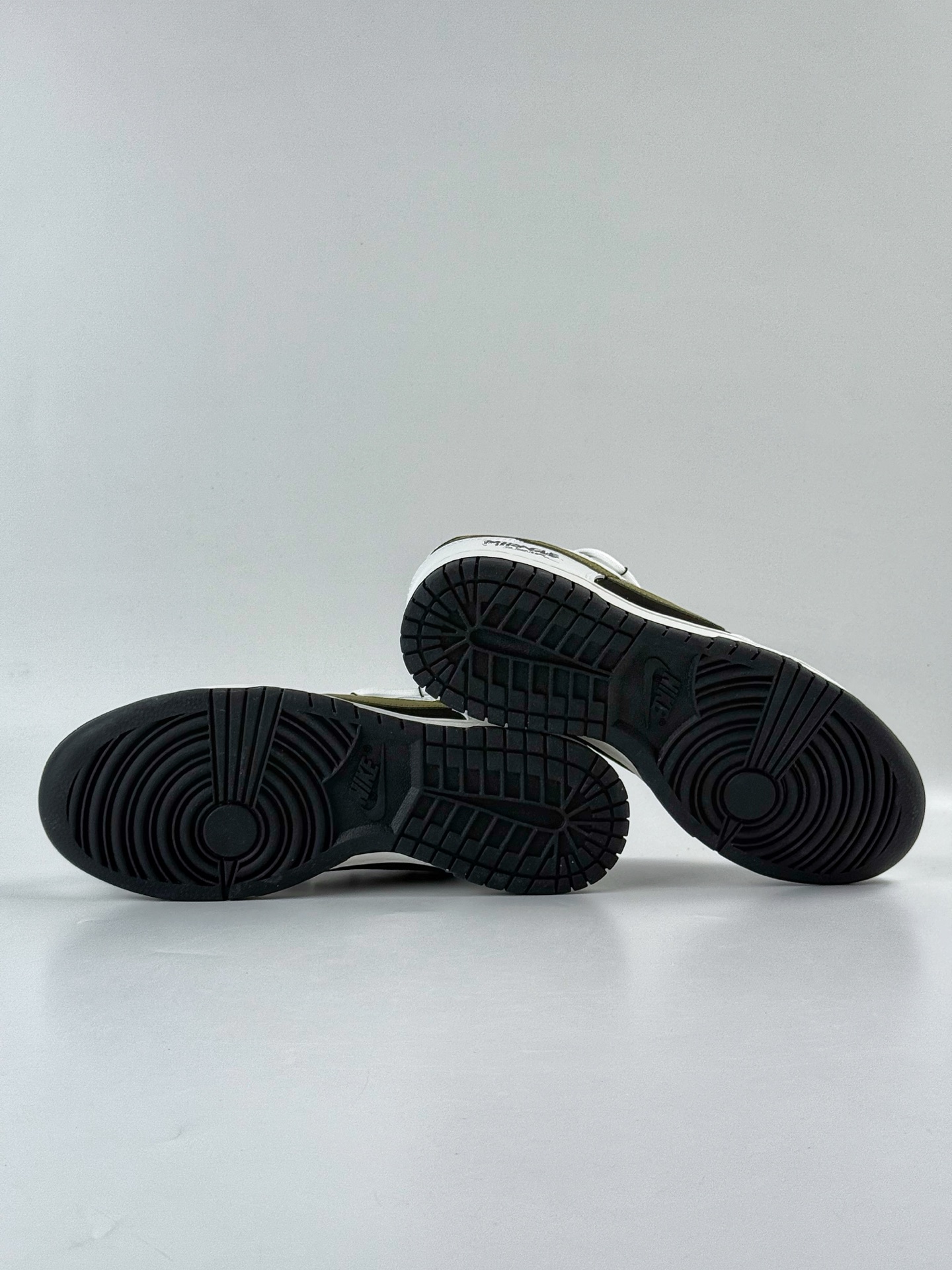 280 Nike SB Dunk Low x 寻迹使者 白黑 WG0414-024-Chinese UA Cheap High Quatity Brand Clothes Bags handbags Sneakers wholesale wholesaler seller from China Factory suppliers Fashion Clothing Shoes best Quality Beautiful Price 280 Nike SB Dunk Low x 寻迹使者 白黑 WG0414-024