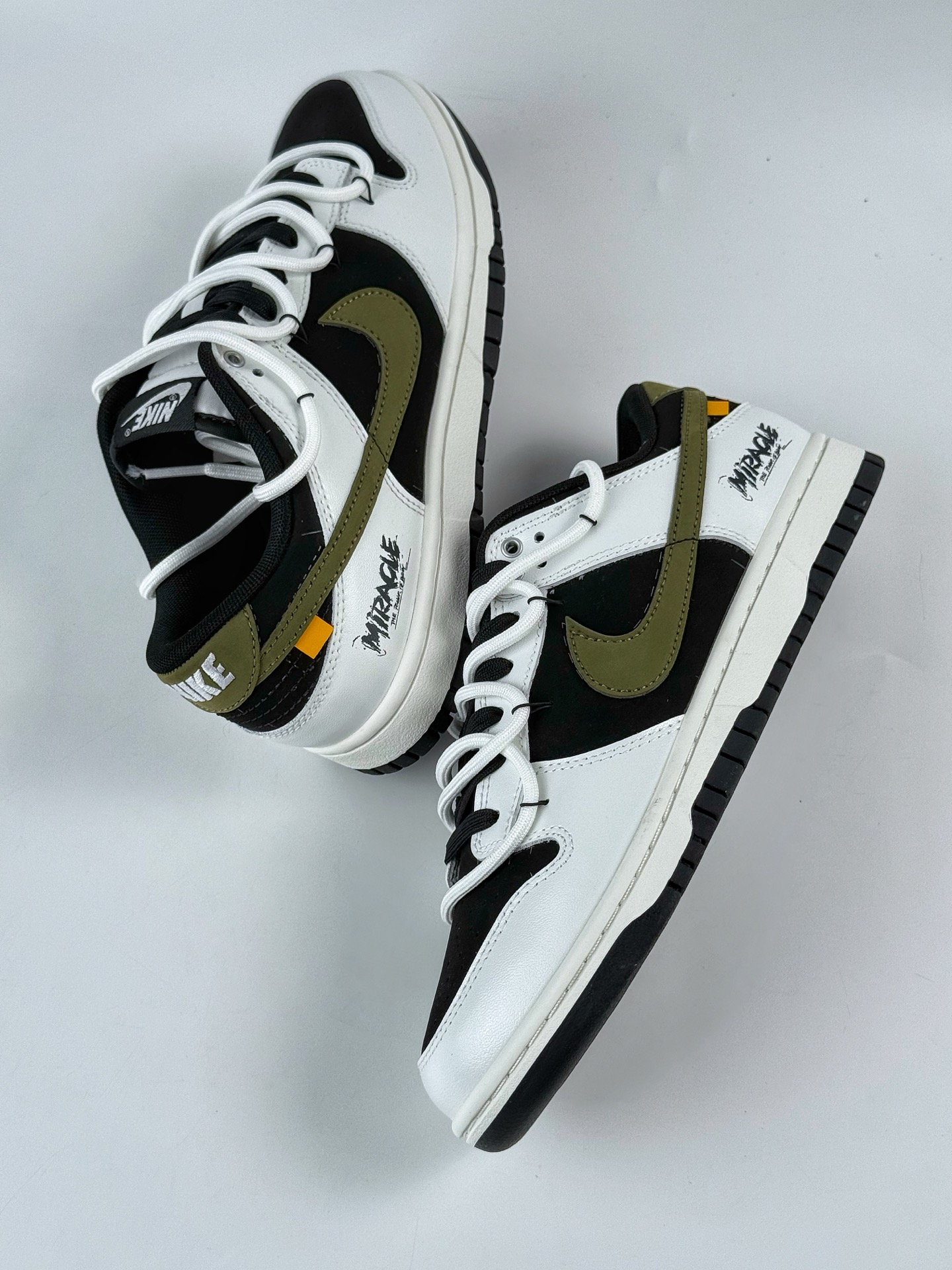 280 Nike SB Dunk Low x 寻迹使者 白黑 WG0414-024-Chinese UA Cheap High Quatity Brand Clothes Bags handbags Sneakers wholesale wholesaler seller from China Factory suppliers Fashion Clothing Shoes best Quality Beautiful Price 280 Nike SB Dunk Low x 寻迹使者 白黑 WG0414-024