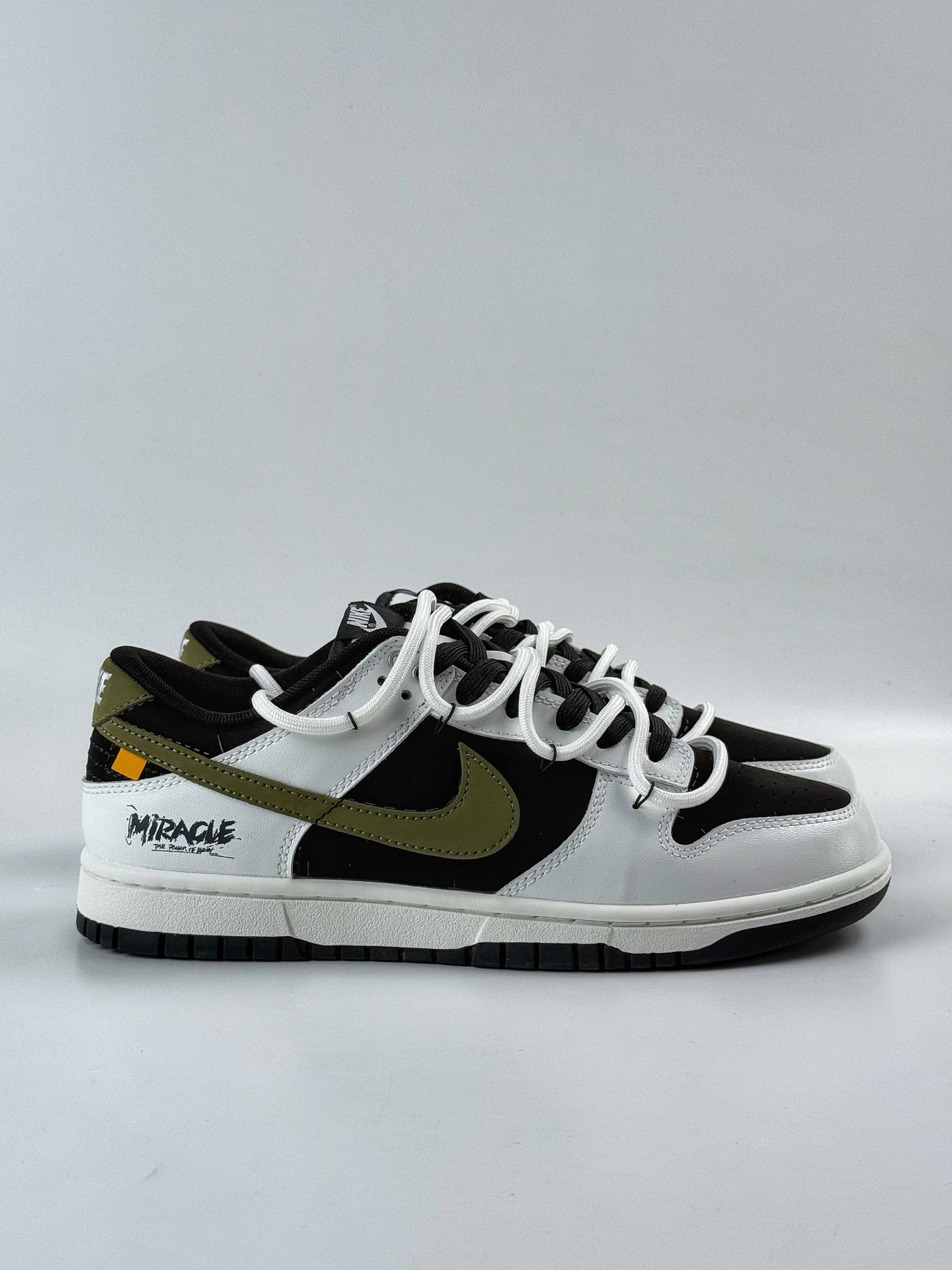 280 Nike SB Dunk Low x 寻迹使者 白黑 WG0414-024-Chinese UA Cheap High Quatity Brand Clothes Bags handbags Sneakers wholesale wholesaler seller from China Factory suppliers Fashion Clothing Shoes best Quality Beautiful Price 280 Nike SB Dunk Low x 寻迹使者 白黑 WG0414-024