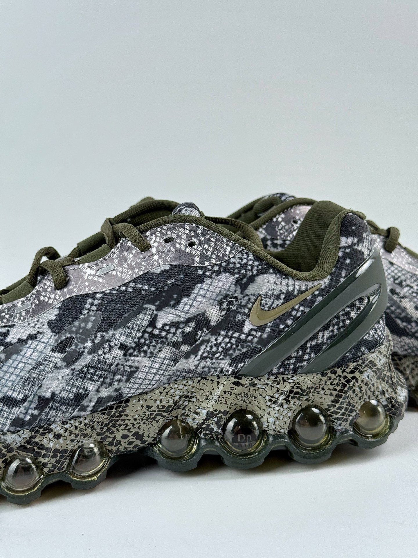 200 Nike Air Max DN8 复古减震气垫跑鞋 HF5509-900-Chinese UA Cheap High Quatity Brand Clothes Bags handbags Sneakers wholesale wholesaler seller from China Factory suppliers Fashion Clothing Shoes best Quality Beautiful Price 200 Nike Air Max DN8 复古减震气垫跑鞋 HF5509-900