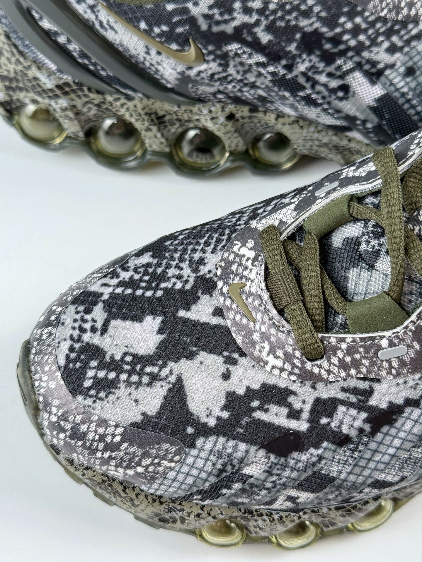 200 Nike Air Max DN8 复古减震气垫跑鞋 HF5509-900-Chinese UA Cheap High Quatity Brand Clothes Bags handbags Sneakers wholesale wholesaler seller from China Factory suppliers Fashion Clothing Shoes best Quality Beautiful Price 200 Nike Air Max DN8 复古减震气垫跑鞋 HF5509-900