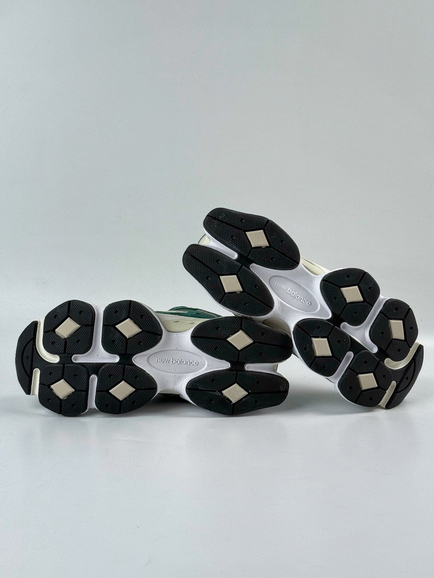 220 Joe Freshgoods x New Balance 版本 NB9060 联名款 复古休闲运动慢跑鞋 U9060EEK-Chinese UA Cheap High Quatity Brand Clothes Bags handbags Sneakers wholesale wholesaler seller from China Factory suppliers Fashion Clothing Shoes best Quality Beautiful Price 220 Joe Freshgoods x New Balance 版本 NB9060 联名款 复古休闲运动慢跑鞋 U9060EEK