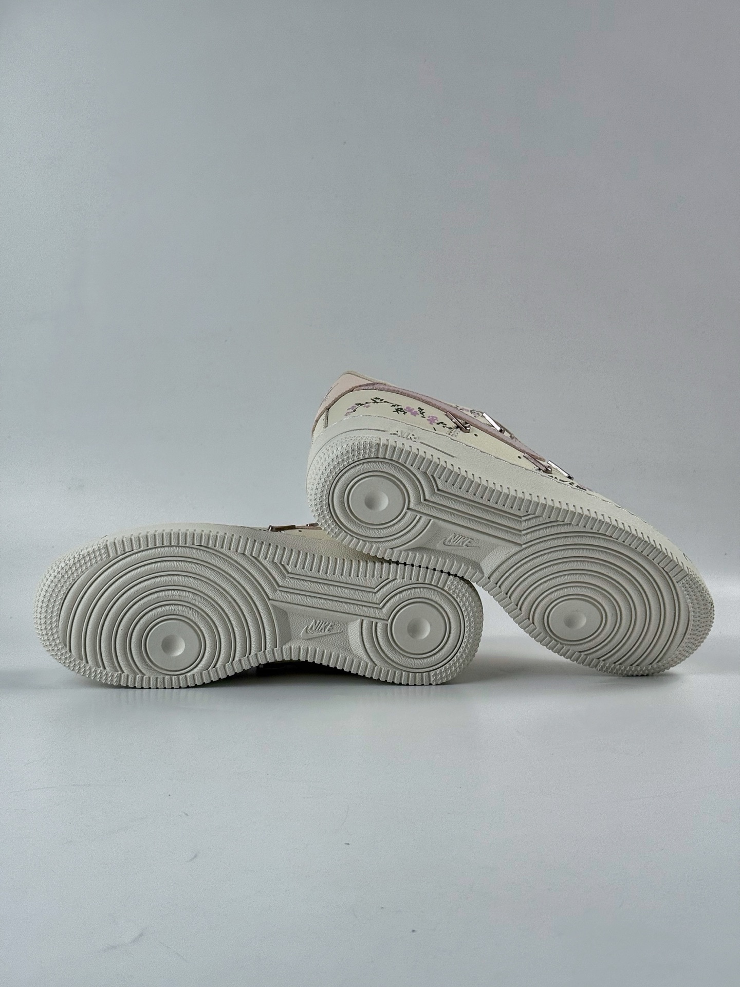 260 Nike Air Force 1 Low 07 白粉桃花四勾 FV8110-182-Chinese UA Cheap High Quatity Brand Clothes Bags handbags Sneakers wholesale wholesaler seller from China Factory suppliers Fashion Clothing Shoes best Quality Beautiful Price 260 Nike Air Force 1 Low 07 白粉桃花四勾 FV8110-182