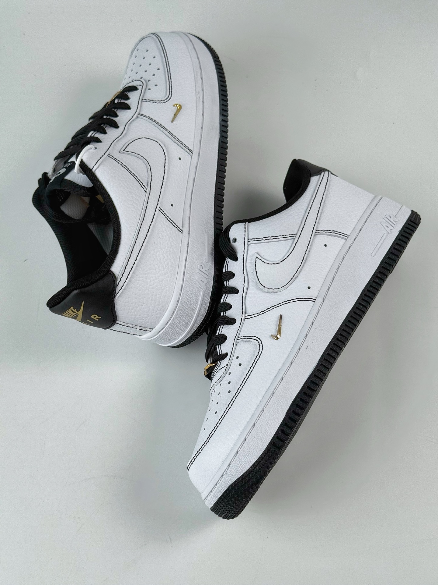 200 Nike Air Force 1 Low 07 白黑小勾 IB6543-101