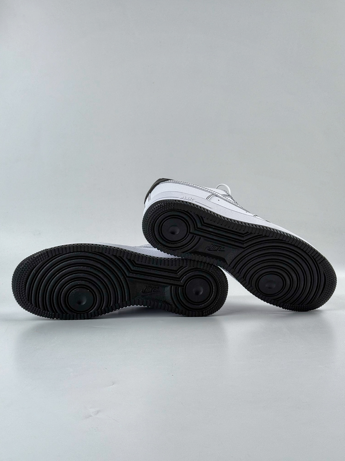 200 Nike Air Force 1 Low 07 白黑小勾 IB6543-101