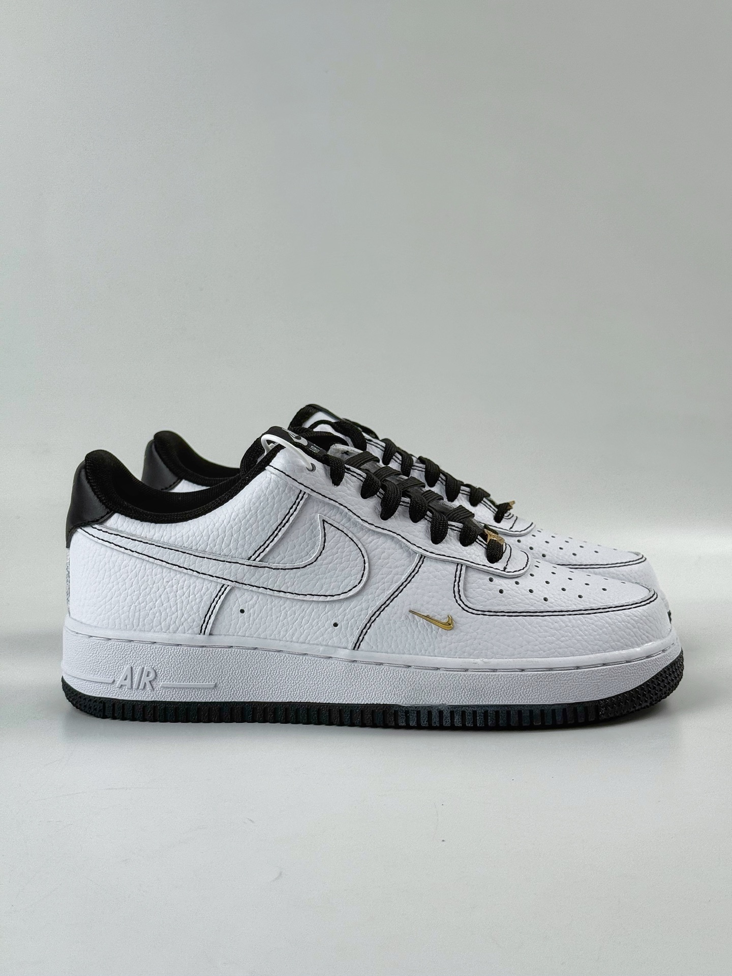 200 Nike Air Force 1 Low 07 白黑小勾 IB6543-101
