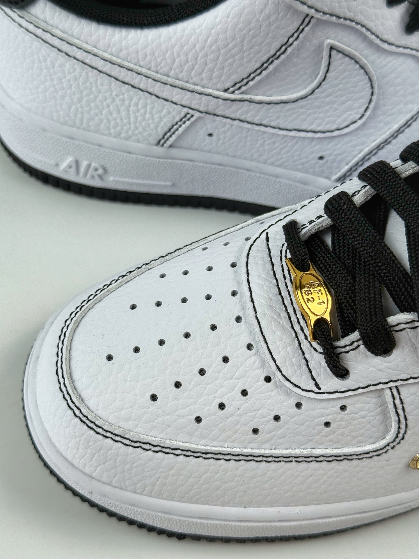 200 Nike Air Force 1 Low 07 白黑小勾 IB6543-101